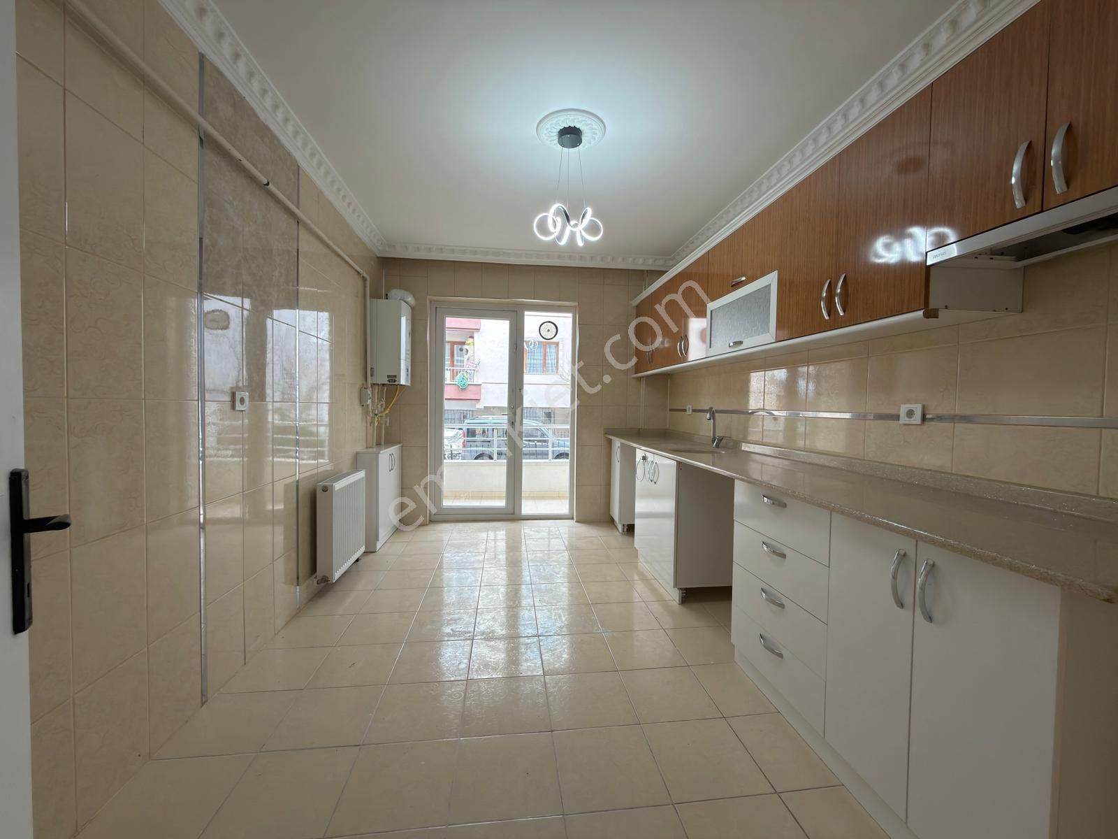 Keçiören Kanunı Mah Y.giriş Altı Daire Asansörlü Teras Balkonlu Daire