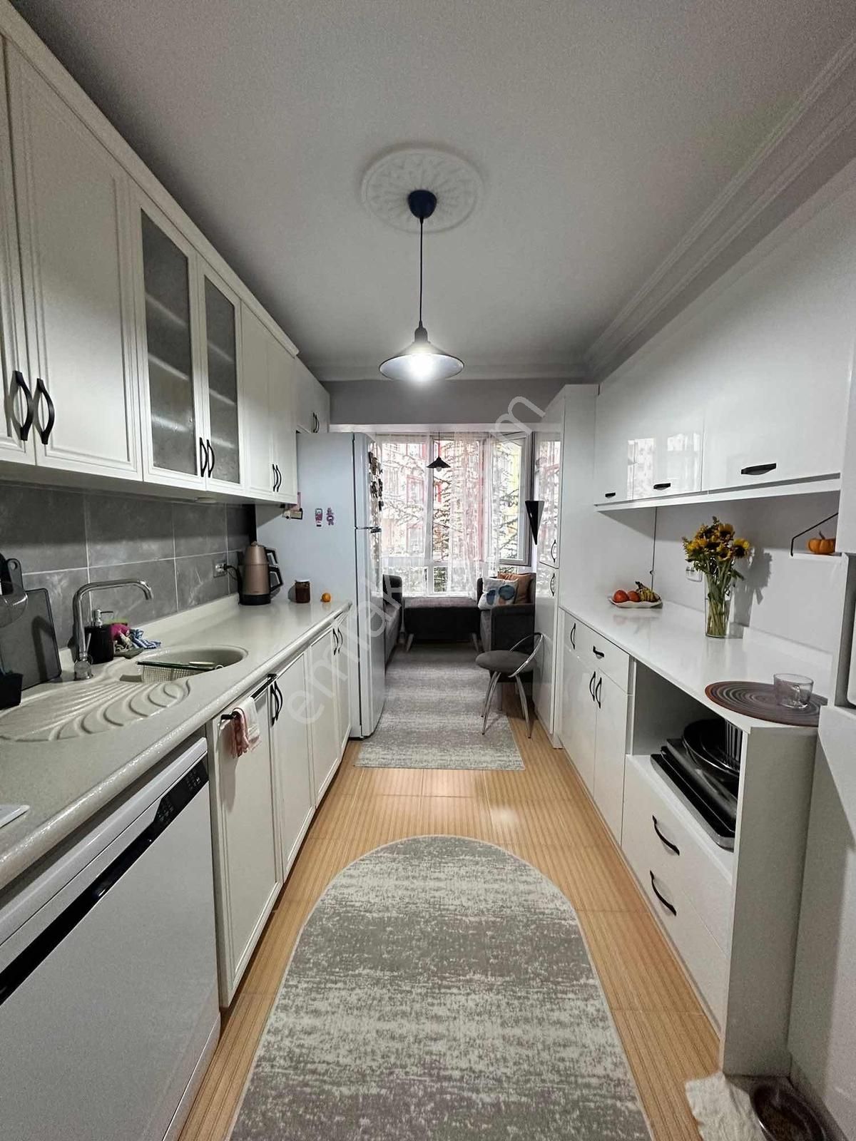 Alsancakta Harika Konumda 2+1 Masrafsız Satılık Daire