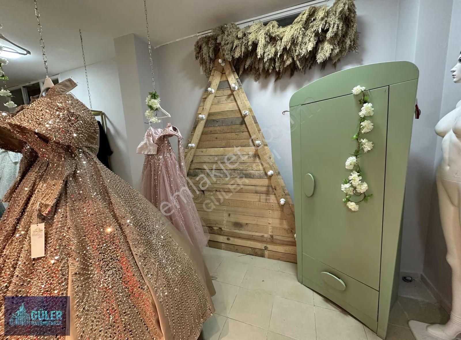 Güler'den Devren Kiralık 3 Katlı Kuaför - Görsel 35