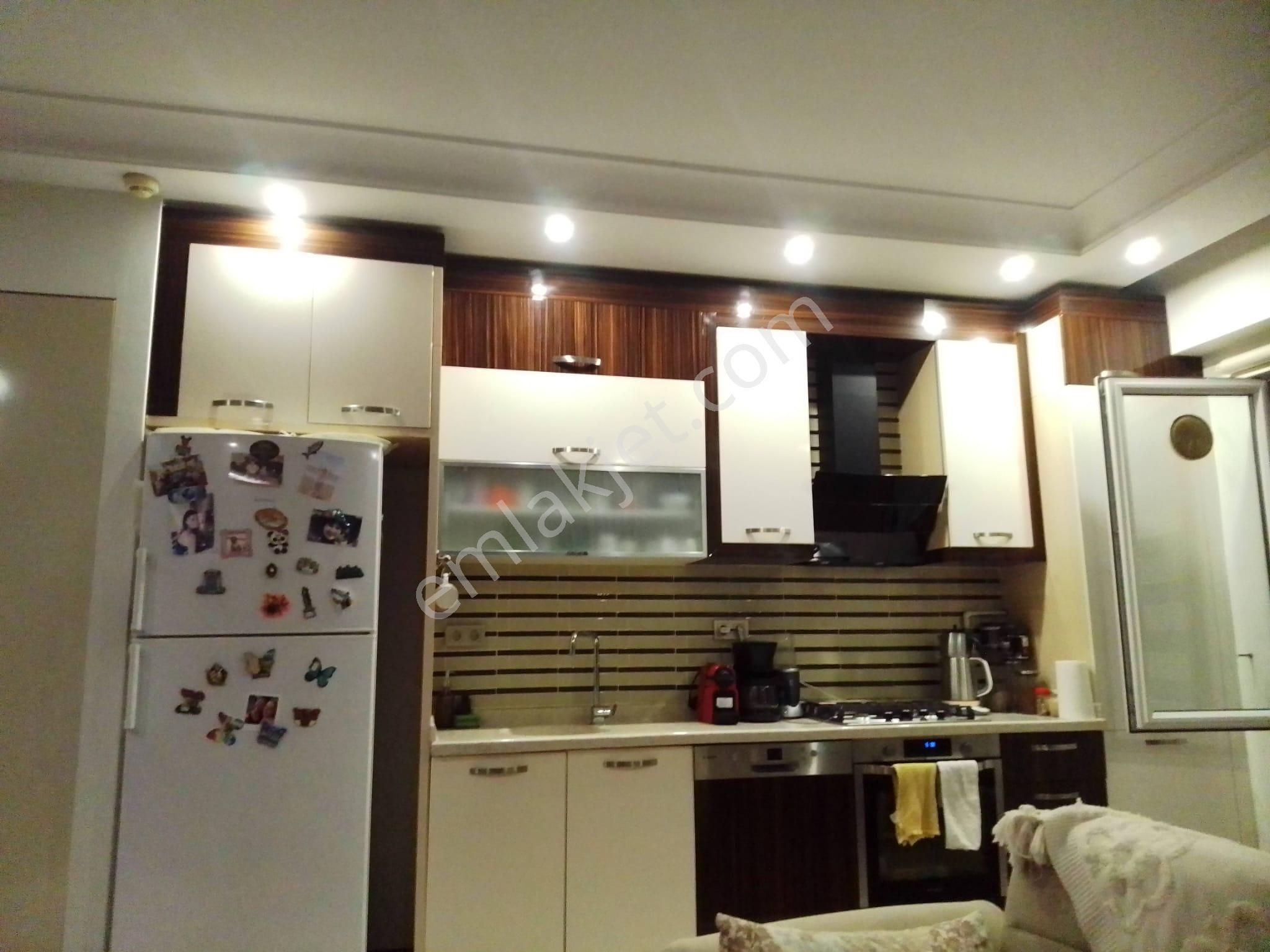 Beylikdüzü Barış Mahallesi Rezidans'ta 2+1 Amerikan Mutfaklı Bakımlı Satılık Daire - Görsel 2