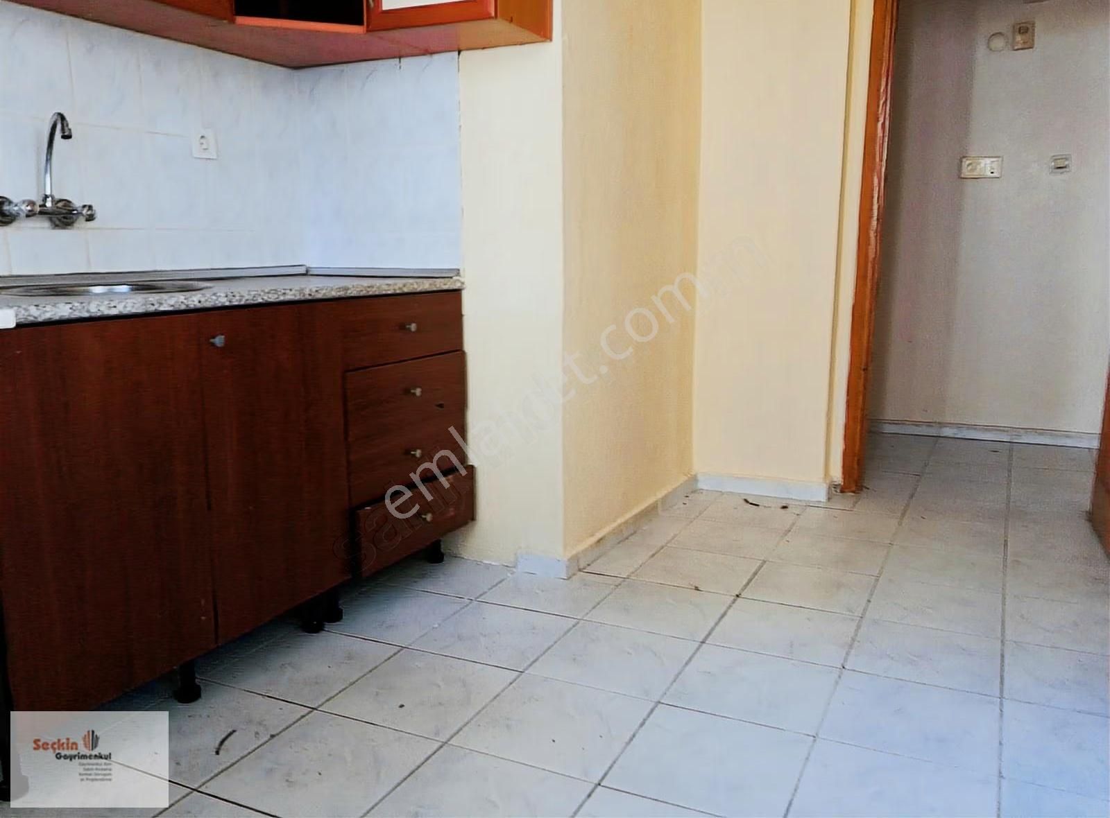 Maltepe Zümrütevlerde 3+1 3 Kat Site İçerisinde 120m2 - Görsel 28