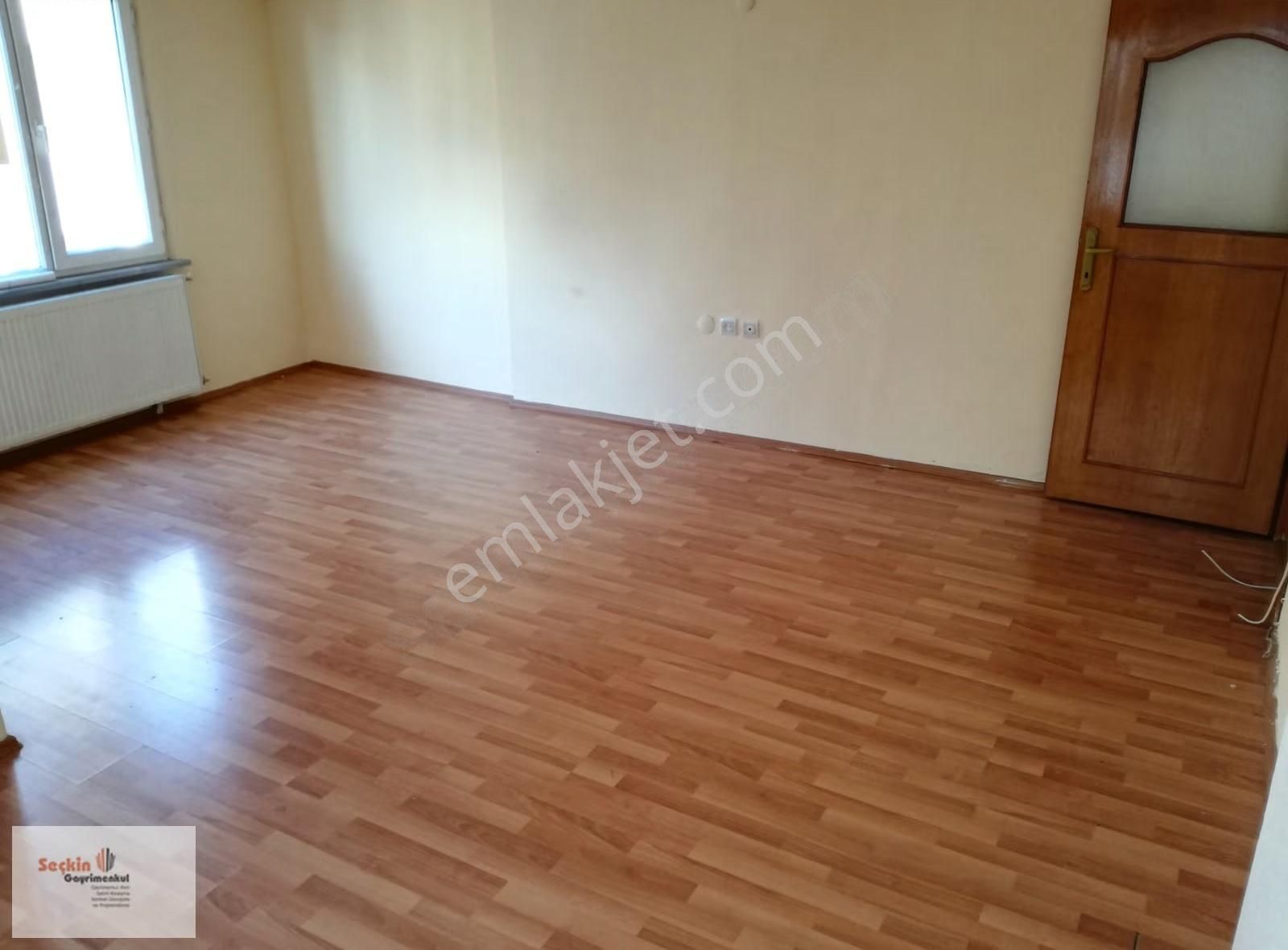 Maltepe Zümrütevlerde 3+1 3 Kat Site İçerisinde 120m2 - Görsel 3