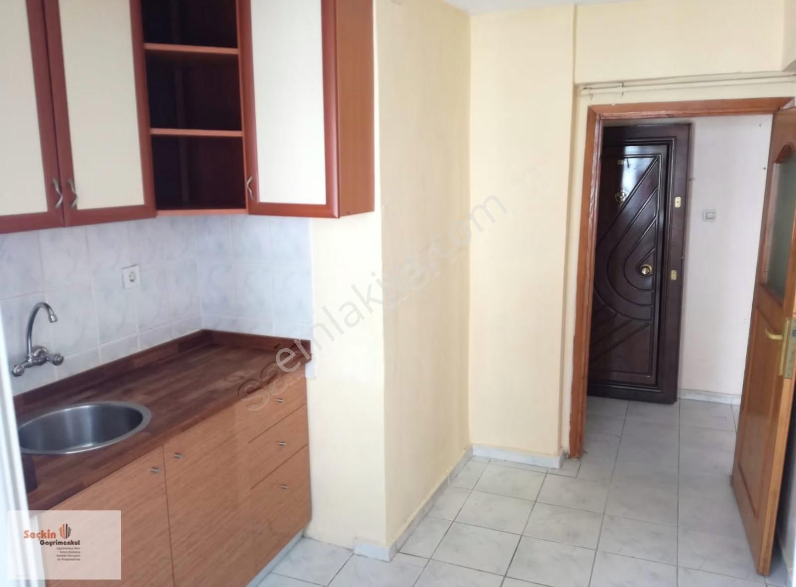 Maltepe Zümrütevlerde 3+1 3 Kat Site İçerisinde 120m2 - Görsel 2