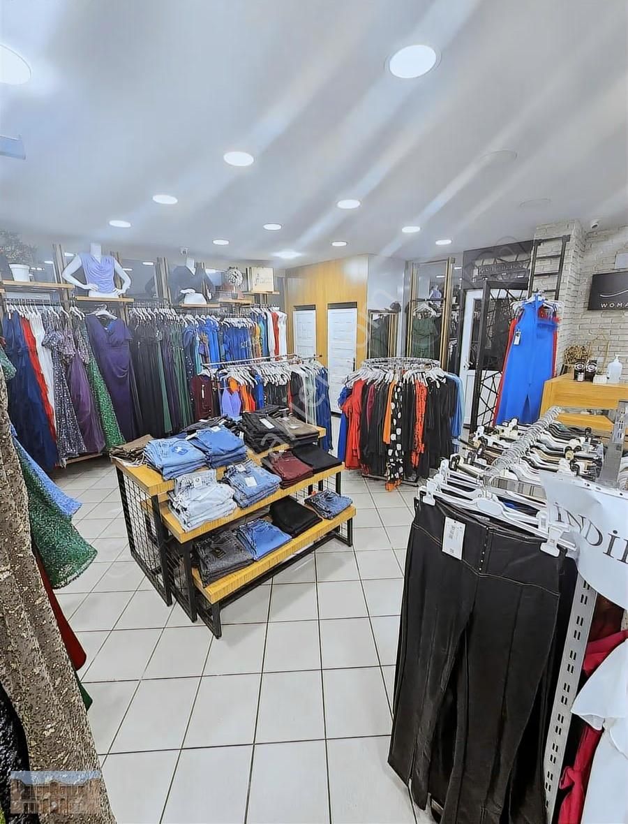 Devren Satılık Mithatpaşada 50 M2 Bayan Giyim Mağazası - Görsel 11
