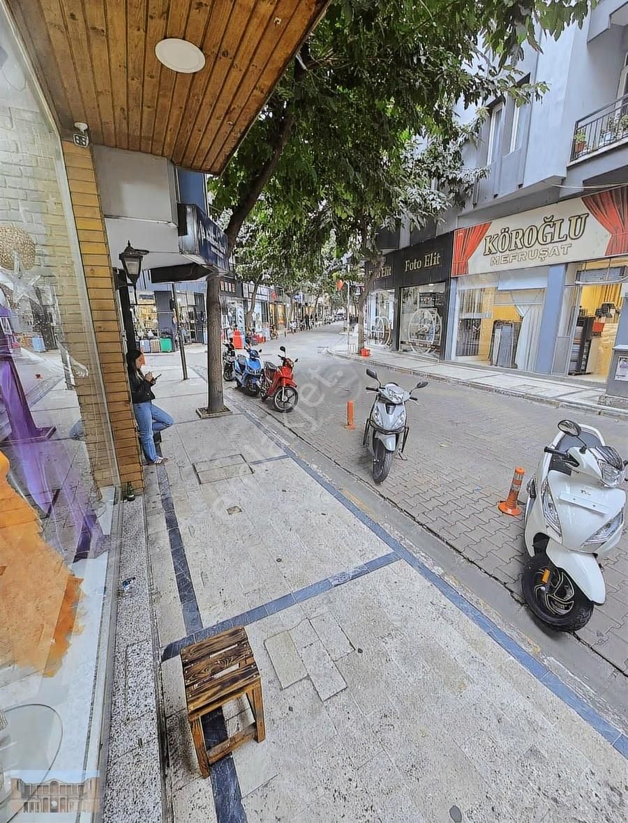 Devren Satılık Mithatpaşada 50 M2 Bayan Giyim Mağazası - Görsel 14