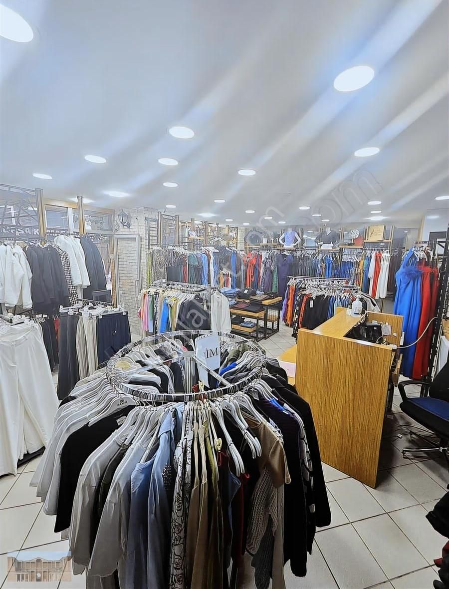 Devren Satılık Mithatpaşada 50 M2 Bayan Giyim Mağazası - Görsel 13