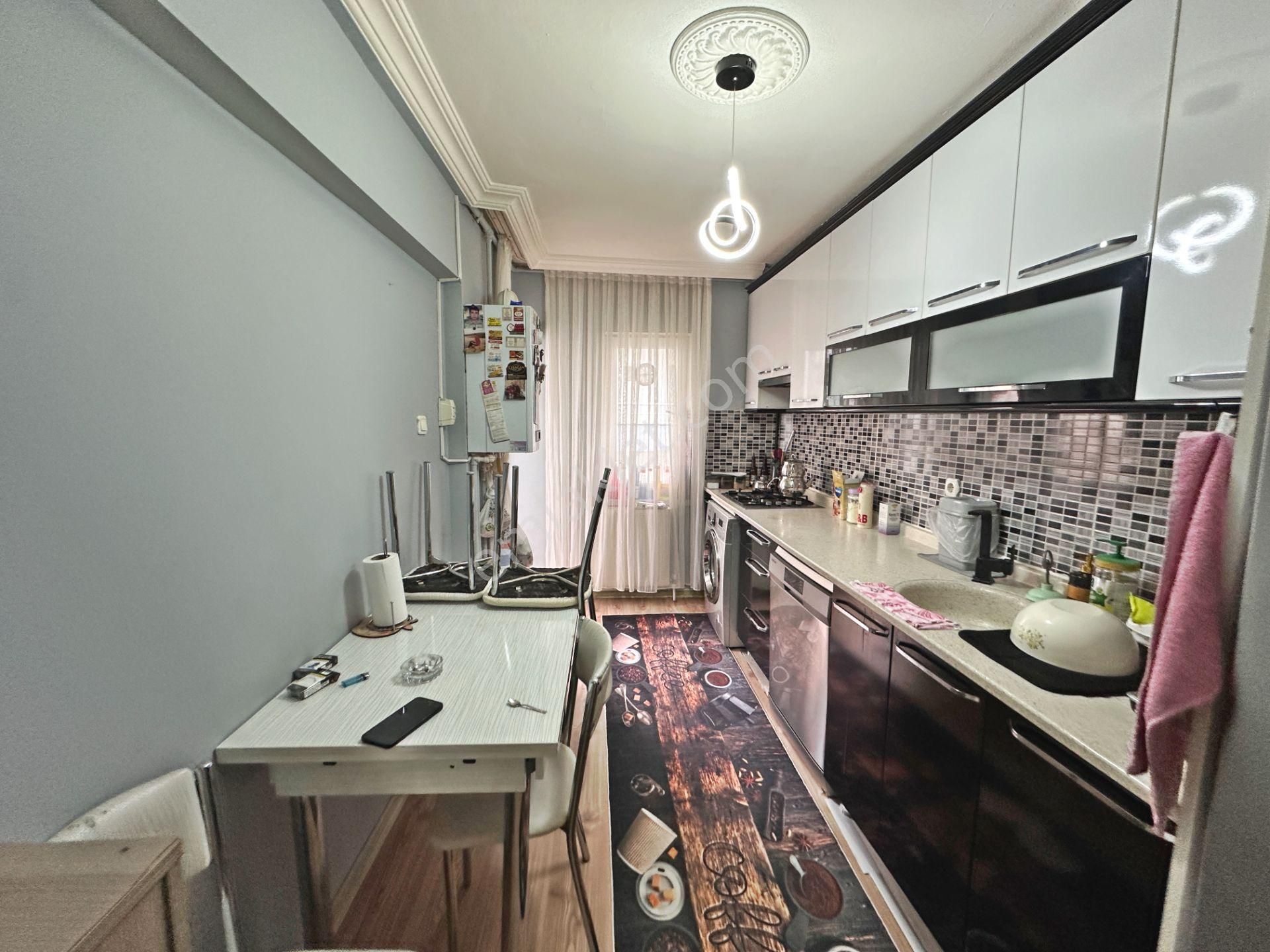 Şafaktepe Mahallesinde Ara Katta 3+1 Satılık Daire - Görsel 11