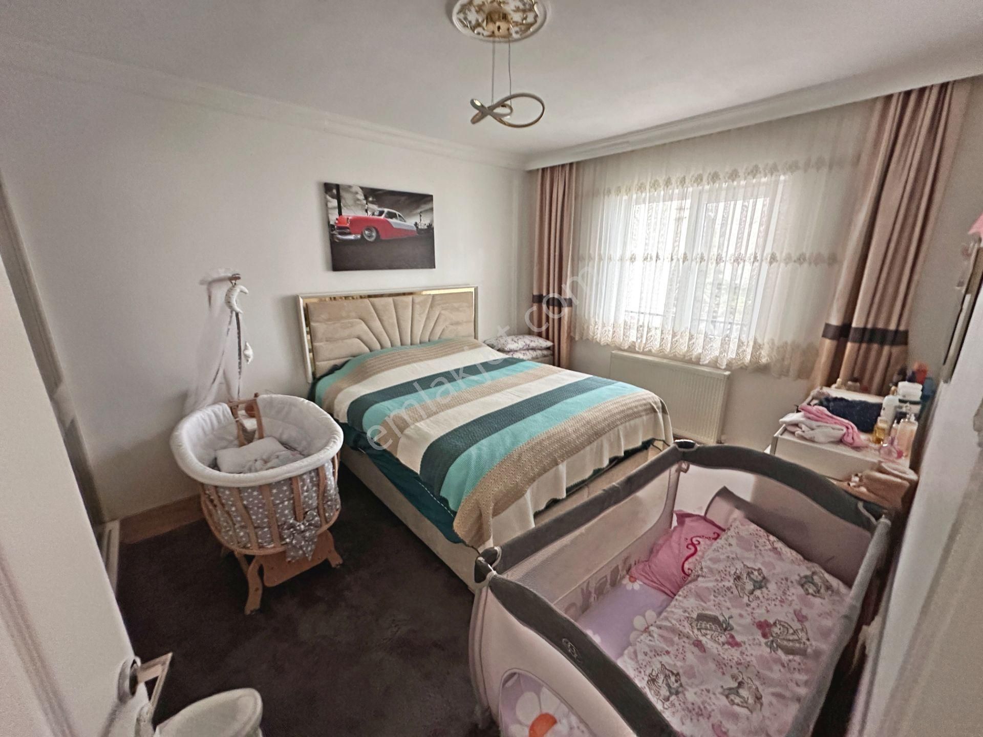 Şafaktepe Mahallesinde Ara Katta 3+1 Satılık Daire - Görsel 5