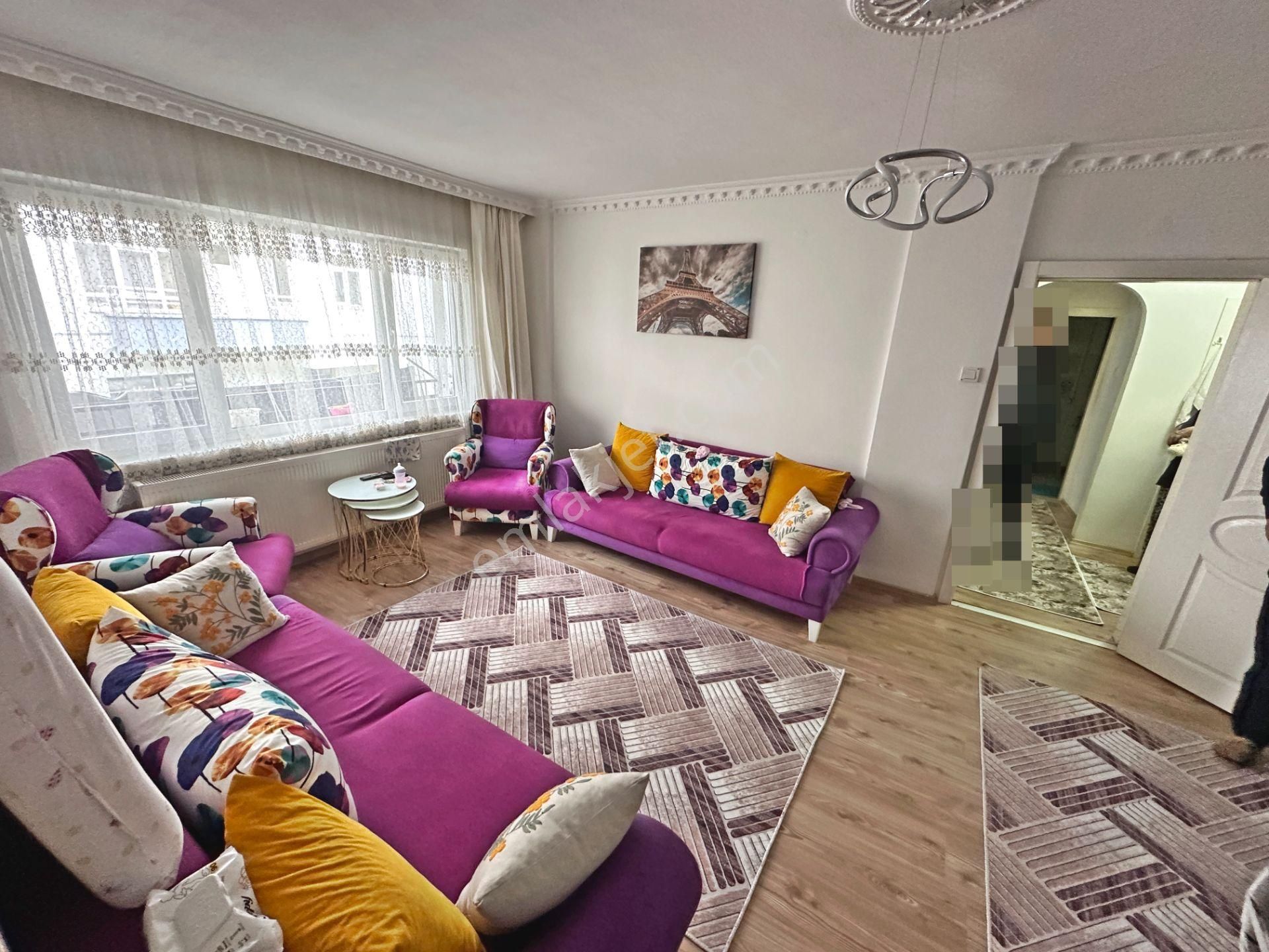 Şafaktepe Mahallesinde Ara Katta 3+1 Satılık Daire - Görsel 3