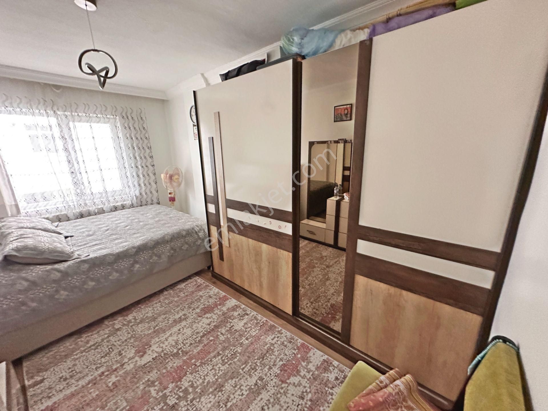 Şafaktepe Mahallesinde Ara Katta 3+1 Satılık Daire - Görsel 17