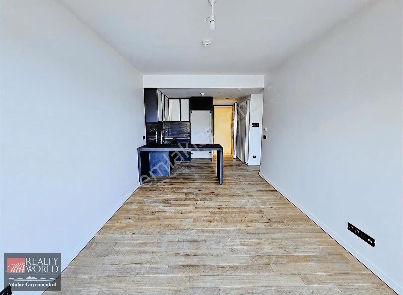 Cihan Albayrak' Tan Maltepe Tablo Adalar' Da Satılık 1+1 Daire