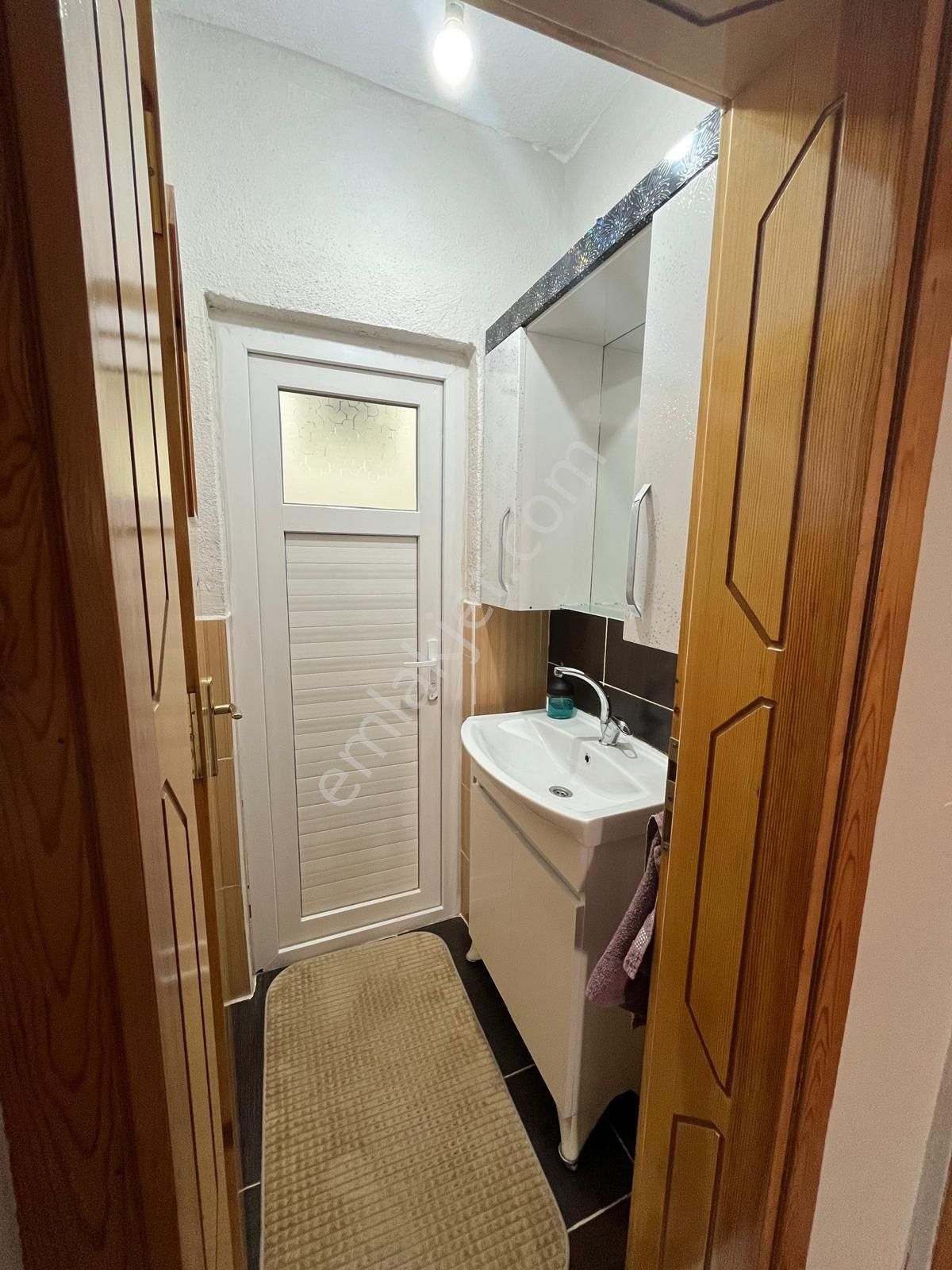 Alakova Mahallesinde Süper Konumda 2 Katlı Müstakil Ev - Görsel 9