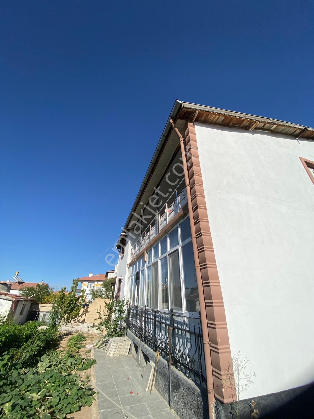 Alakova Mahallesinde Süper Konumda 2 Katlı Müstakil Ev - Görsel 4