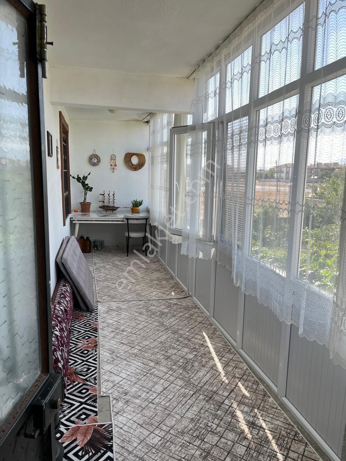 Alakova Mahallesinde Süper Konumda 2 Katlı Müstakil Ev - Görsel 10