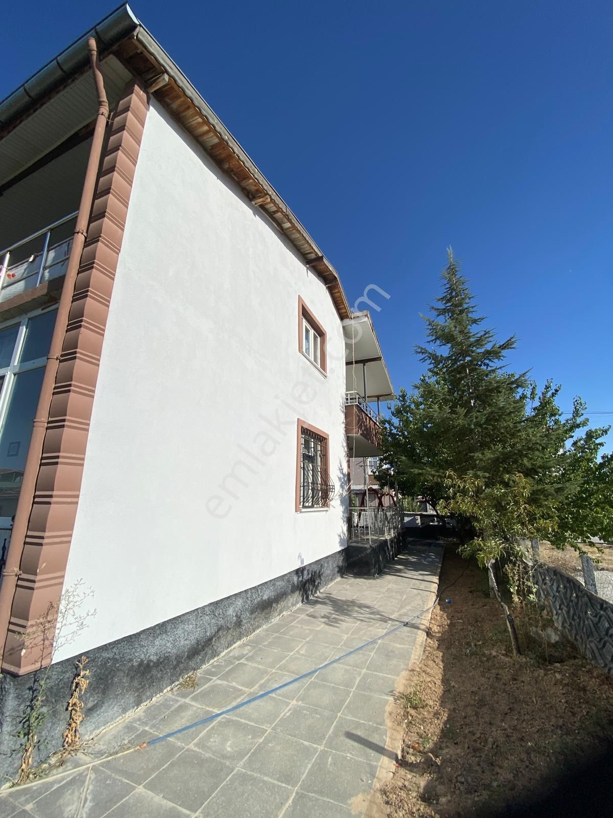 Alakova Mahallesinde Süper Konumda 2 Katlı Müstakil Ev - Görsel 5