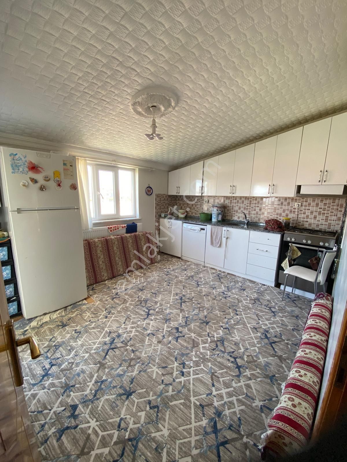 Alakova Mahallesinde Süper Konumda 2 Katlı Müstakil Ev - Görsel 24