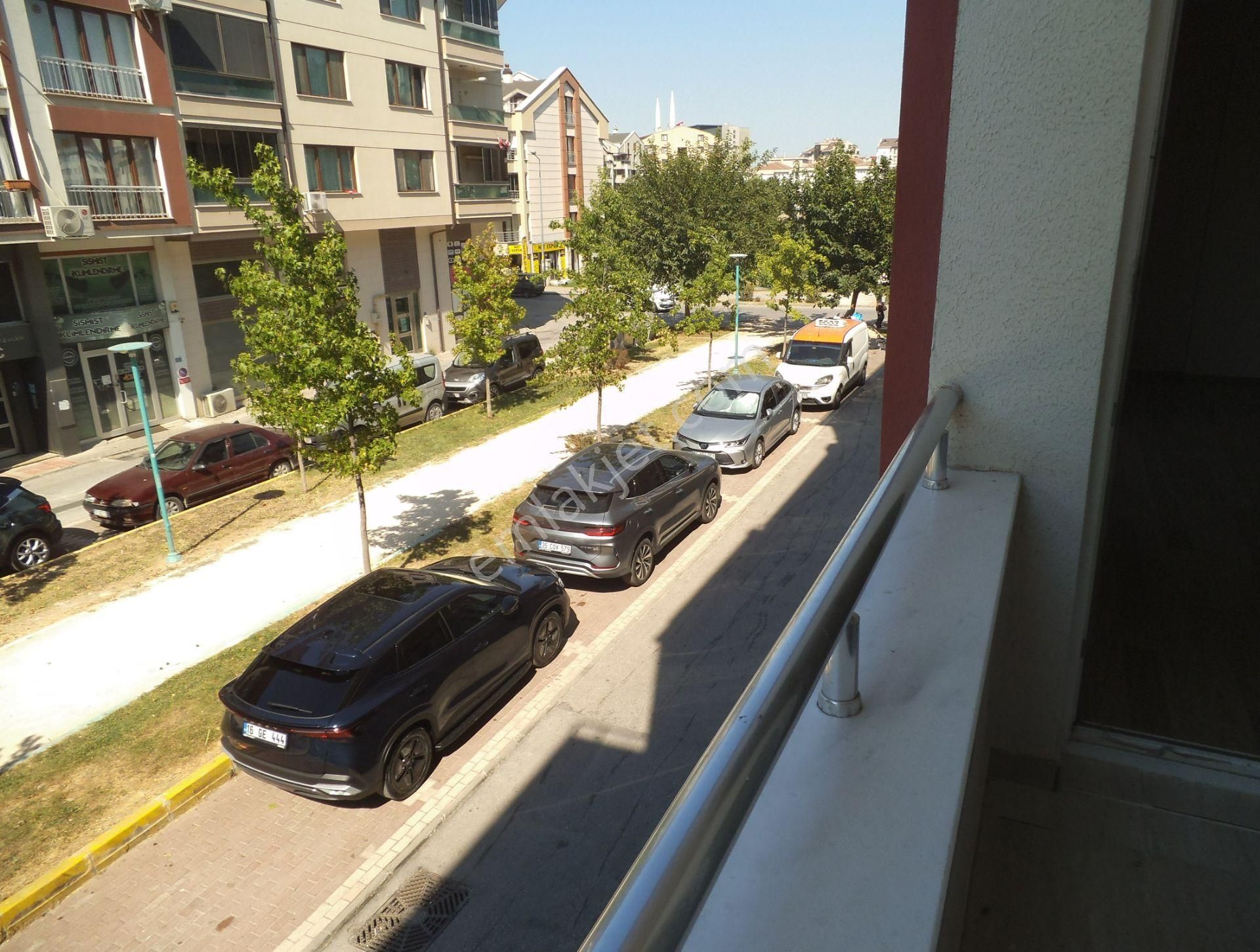 Metro Ve Çocuk Hastanesi Yakını, Merkezi Lokasyonda Kiralık 3+1 - Görsel 6