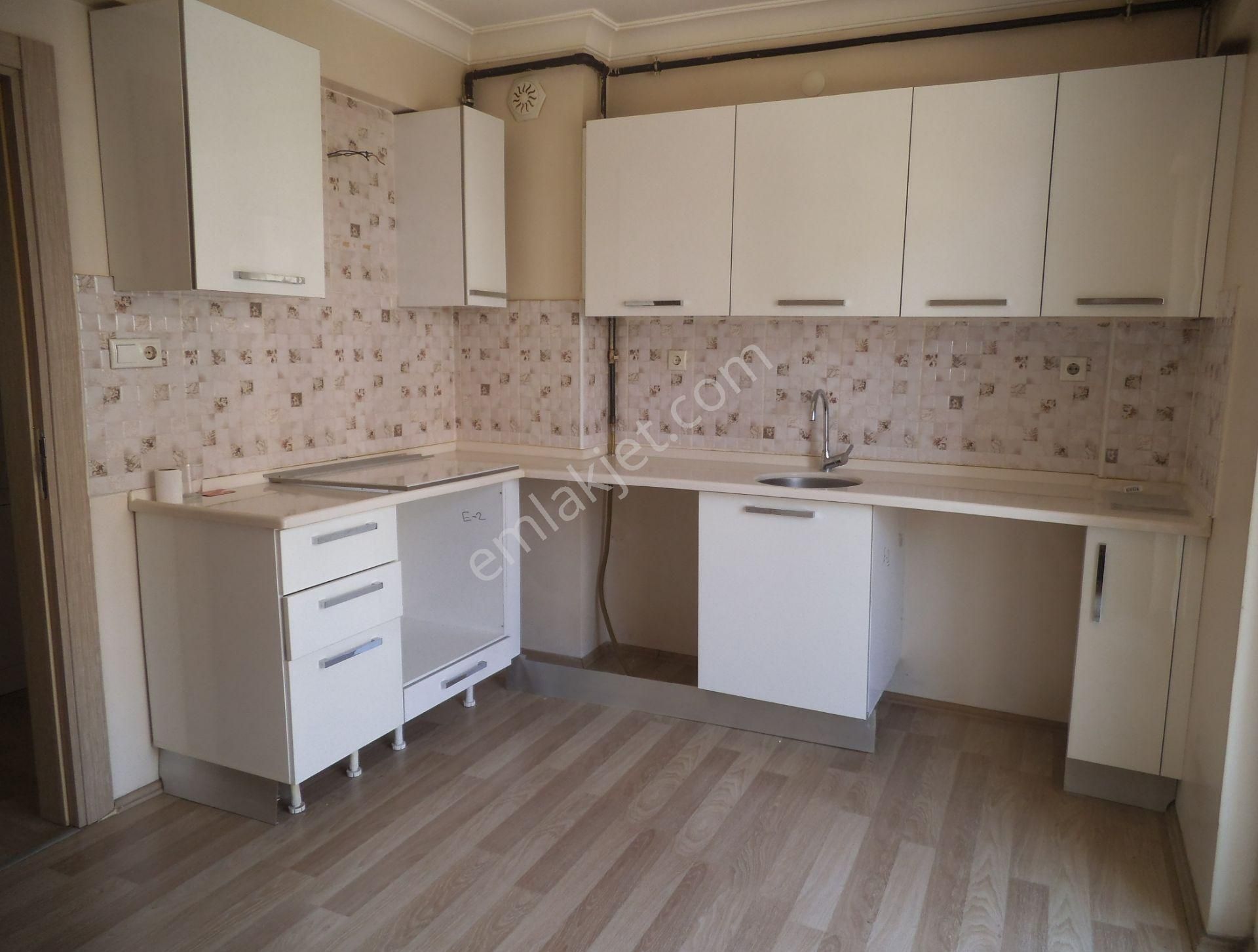 Metro Ve Çocuk Hastanesi Yakını, Merkezi Lokasyonda Kiralık 3+1 - Görsel 20