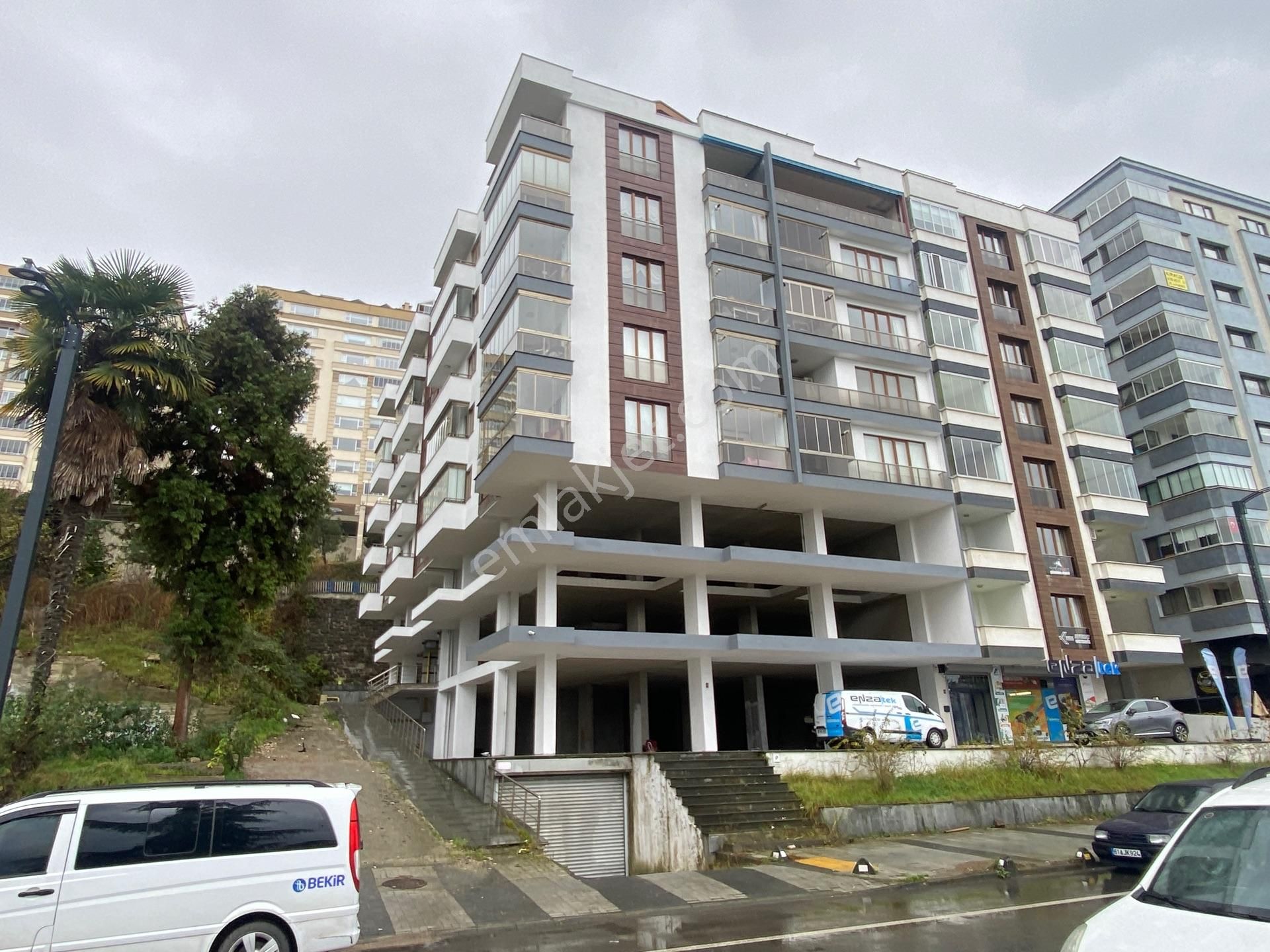 Trabzon 1 Nolu Beşirli Cadde Üstü Satılık 3+1 Satılık Daire