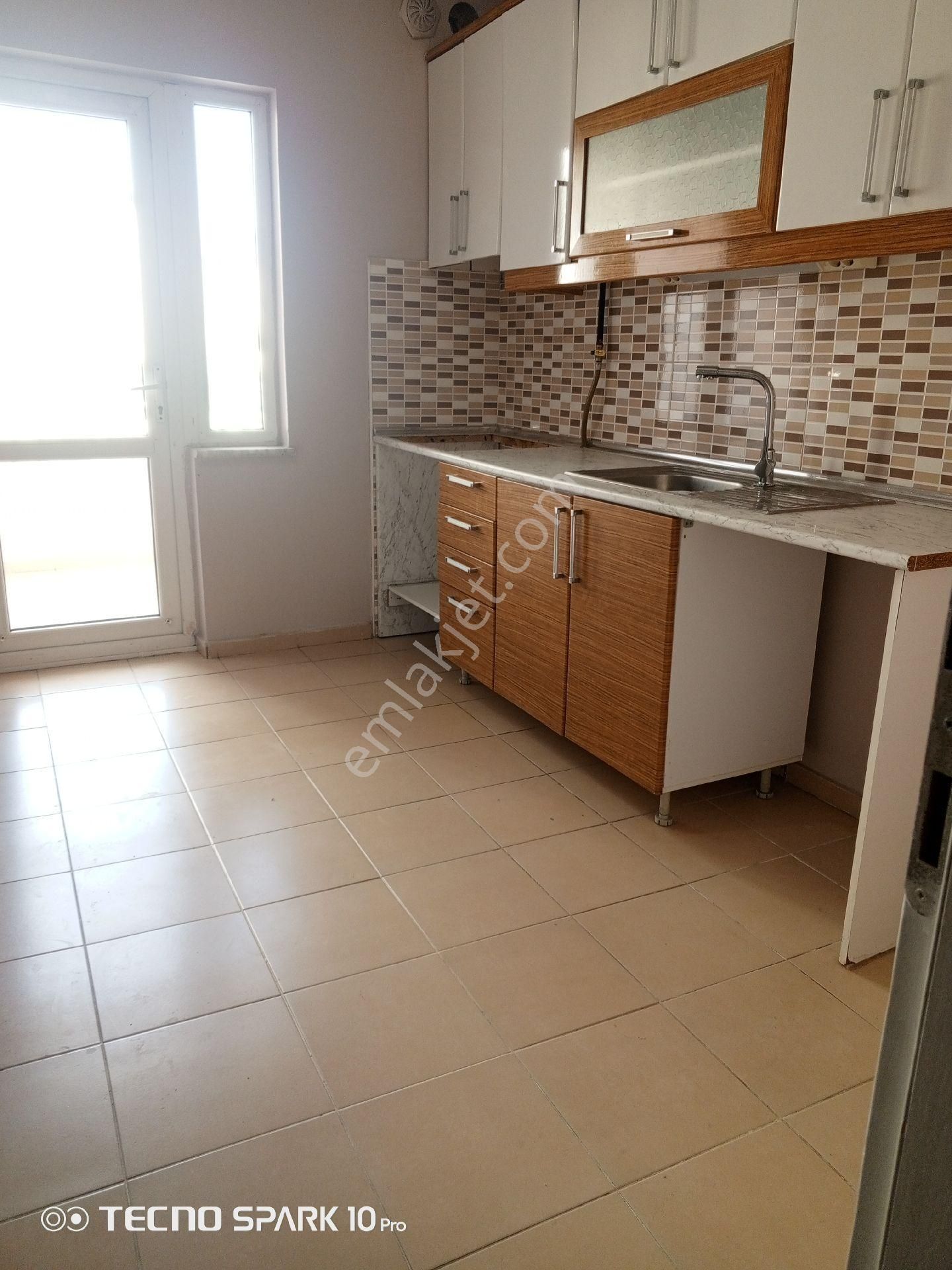 Yuva Emlaktan Kayaşehir 21. Bölgede Kiralık 138m2 3+1 Daire