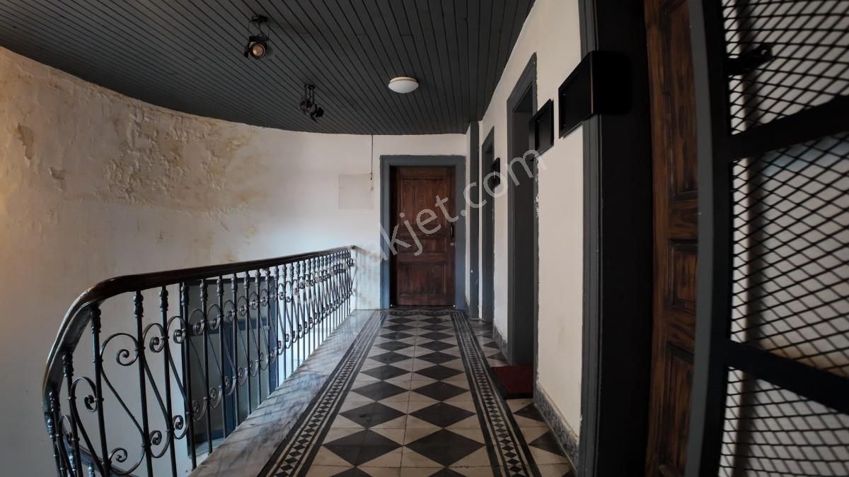 İstiklal Caddesi Üzerinde Yüksek Tavanlı 2 Adet Ofis Katları - Görsel 23