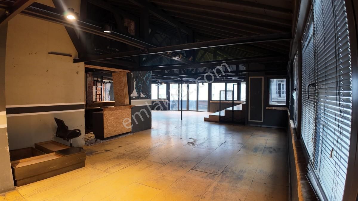 İstiklal Caddesi Üzerinde Yüksek Tavanlı 2 Adet Ofis Katları - Görsel 20