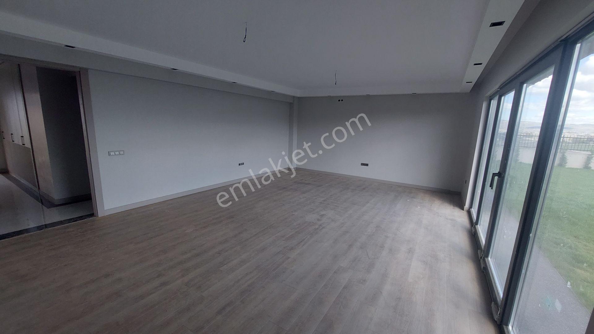 Mogan Gölüne Çok Yakın Sıfır Full Yapılı Oturuma Hazır Villa - Görsel 18