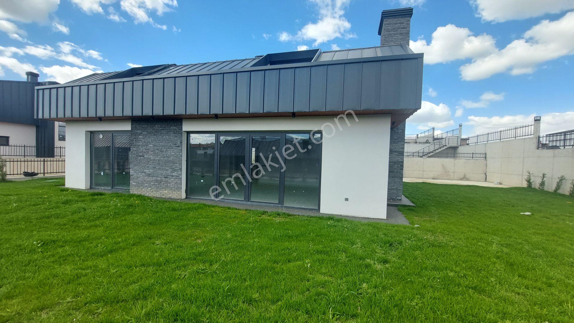 Mogan Gölüne Çok Yakın Sıfır Full Yapılı Oturuma Hazır Villa - Görsel 16