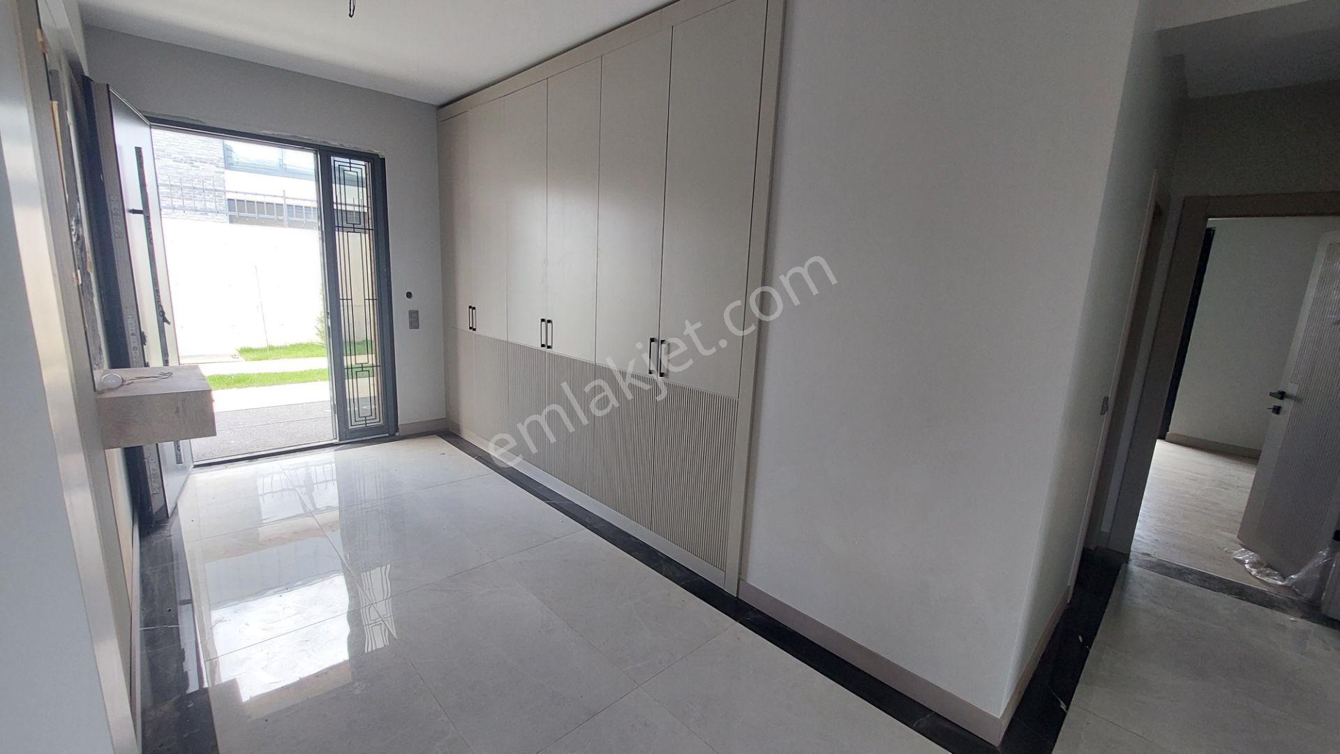 Mogan Gölüne Çok Yakın Sıfır Full Yapılı Oturuma Hazır Villa - Görsel 13