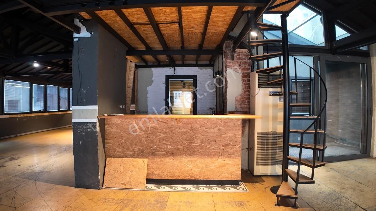 İstiklal Caddesi Üzerinde Yüksek Tavanlı 4.kat Ofis - Görsel 8