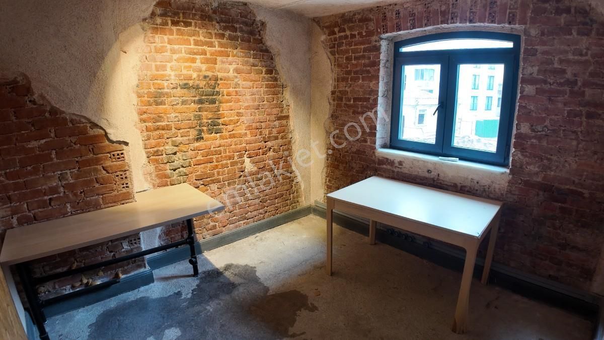 İstiklal Caddesi Üzerinde Yüksek Tavanlı 4.kat Ofis - Görsel 9