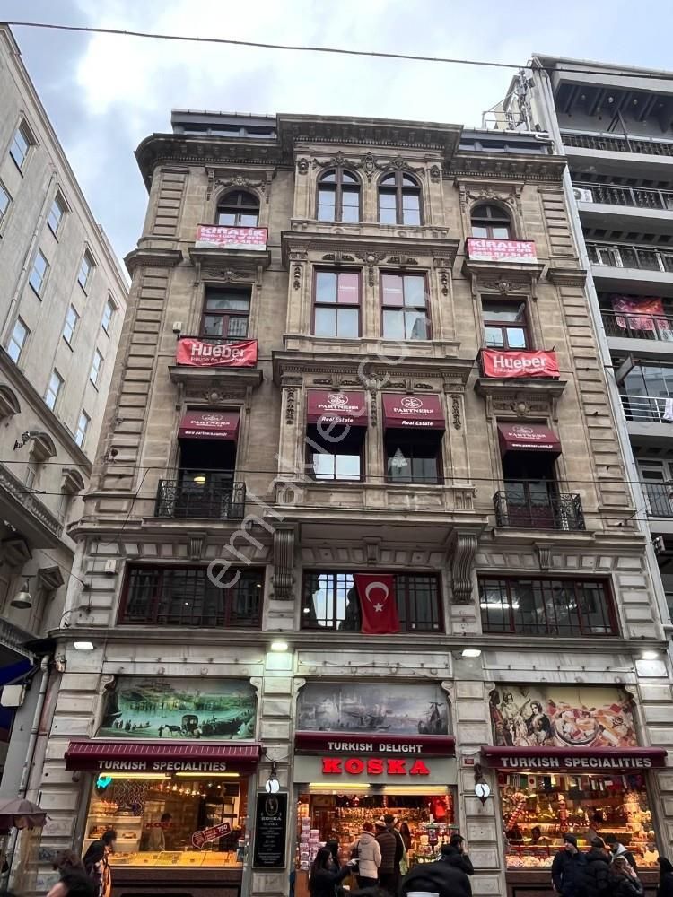 İstiklal Caddesi Üzerinde Yüksek Tavanlı 4.kat Ofis - Görsel 3