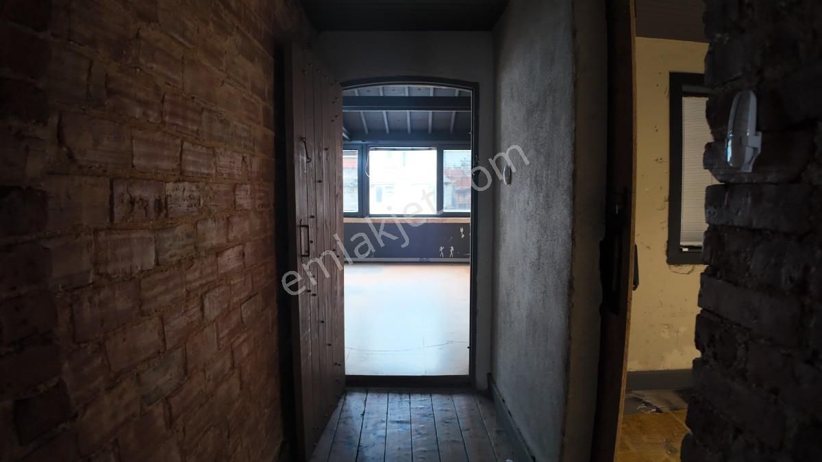 İstiklal Caddesi Üzerinde Yüksek Tavanlı 4.kat Ofis - Görsel 16