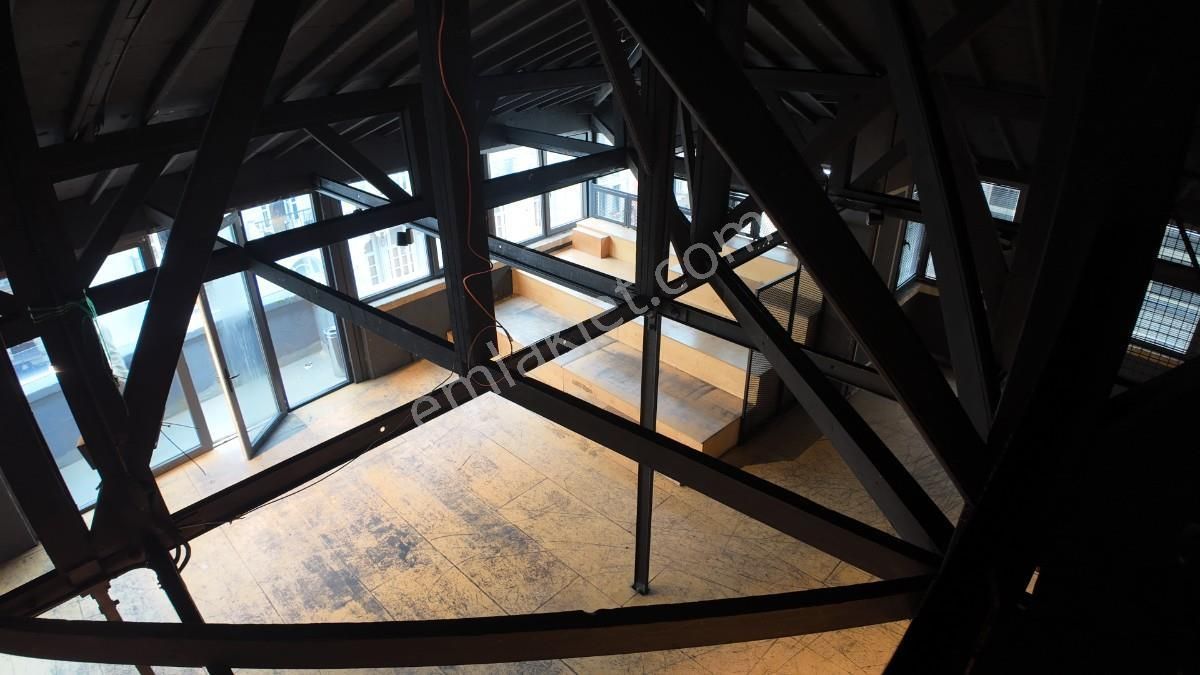 İstiklal Caddesi Üzerinde Yüksek Tavanlı 4.kat Ofis - Görsel 29