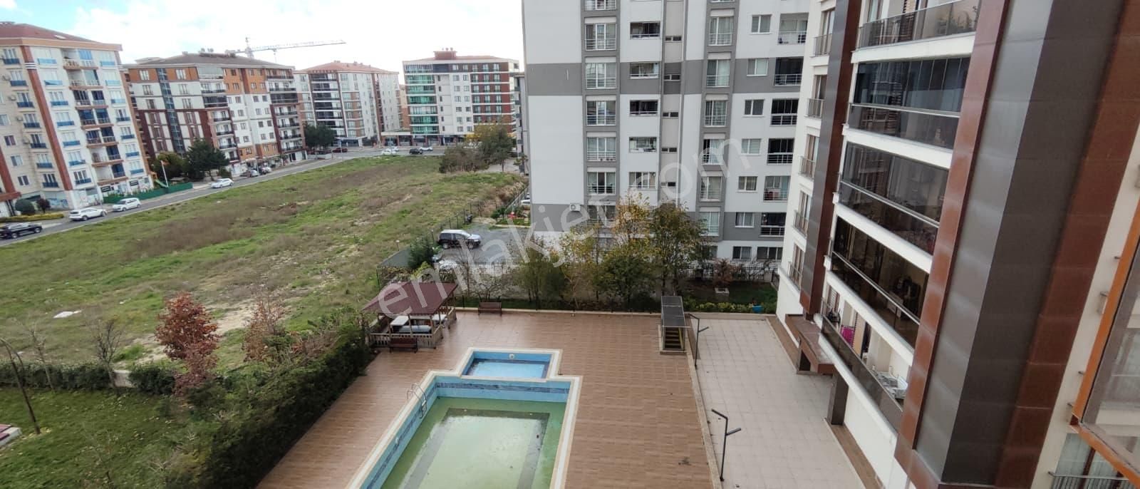 Beyaz Palas Sitesi Nde Geniş Kullanışlı 2+1 Kiralık - Görsel 3