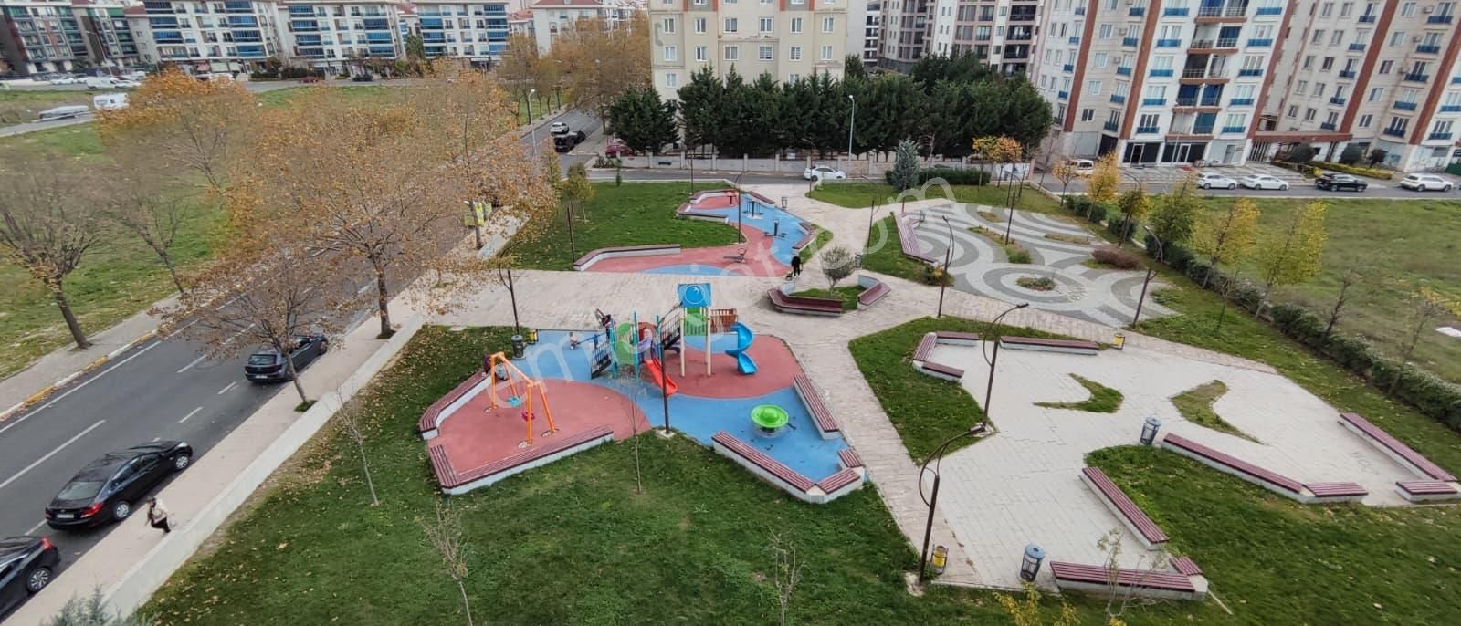 Beyaz Palas Sitesi Nde Geniş Kullanışlı 2+1 Kiralık