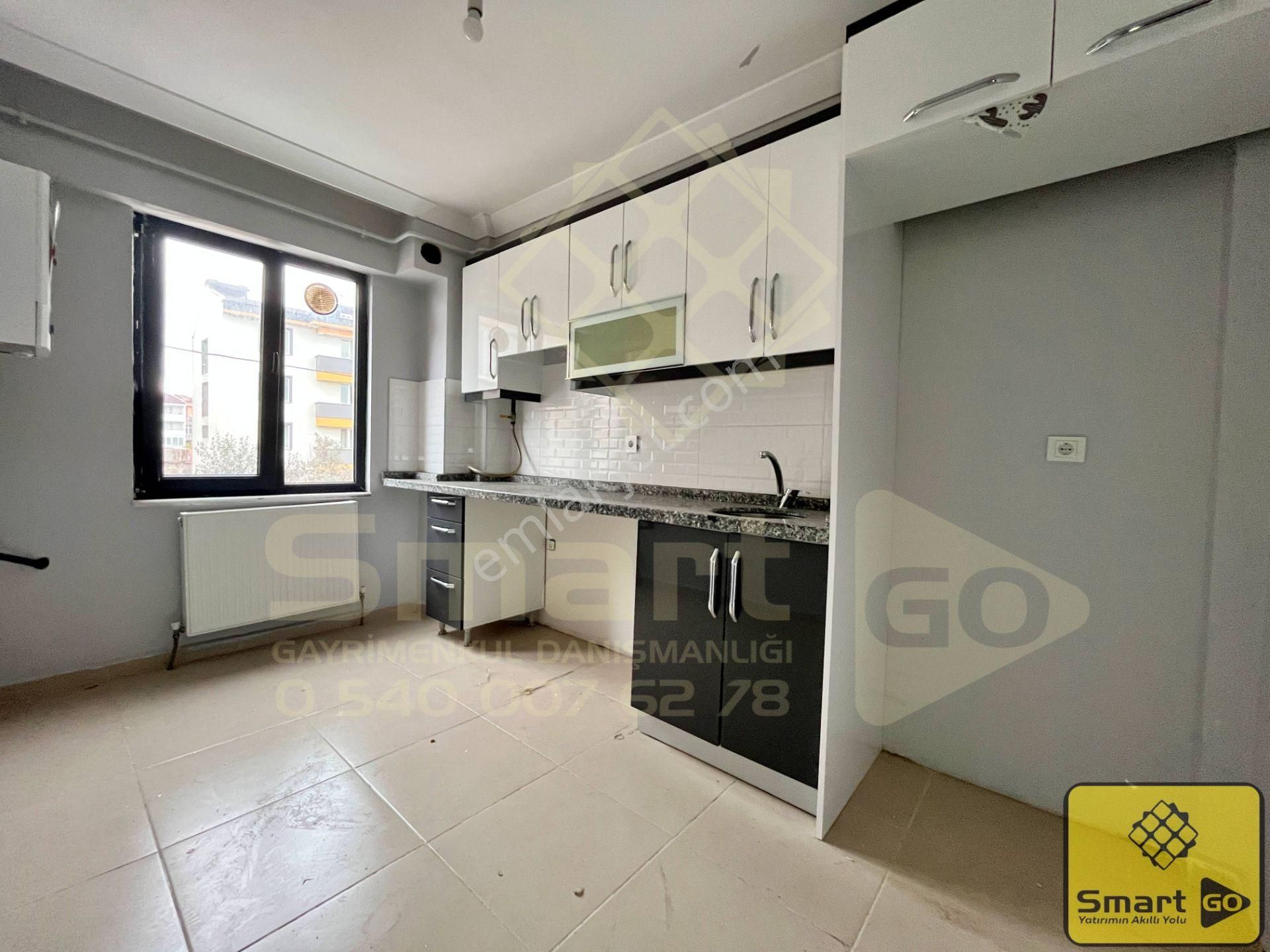 Çınarlı'da Hürriyet Parkı Yakını 2+1 Satılık Daire