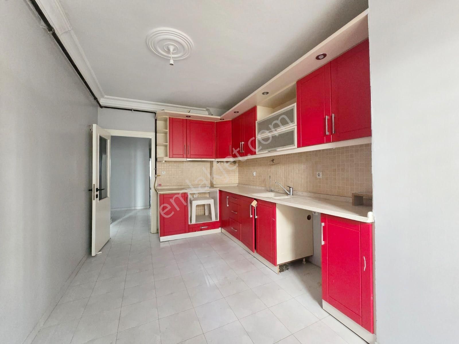 Mafesığmaz Adnan Kahveci Bul. Üzeri İş Yerine Uygun Teraslı 4+1 Doğalgaz Kombili Hasarsız!