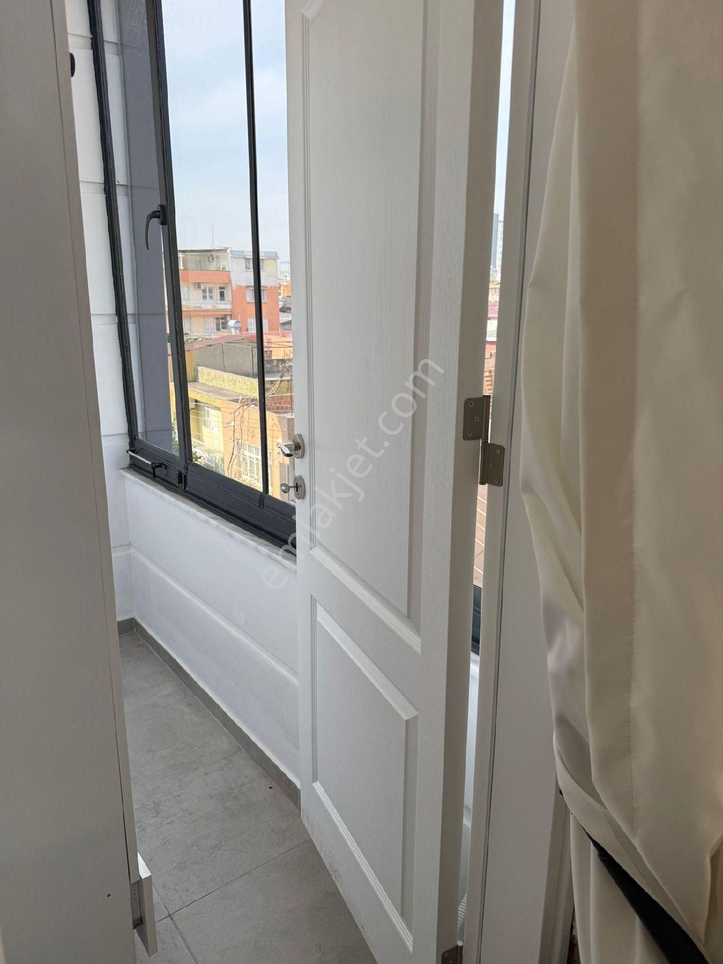 Baraj Yolu Civarı Kiralık Eşyalı Daire 1+1 - Görsel 4