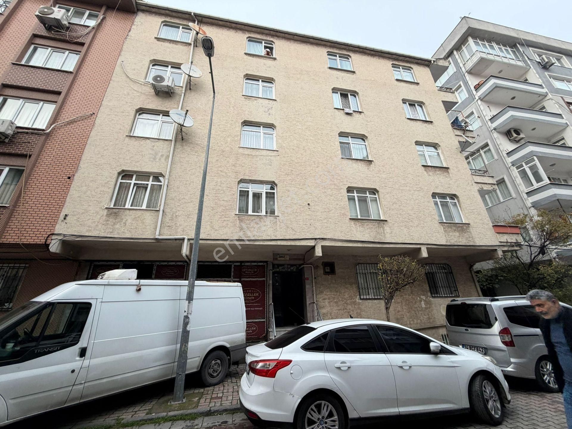 İstanbul House'tan Bahçelievler'de Sezer Sokak'ta 2 + 1 Daire.