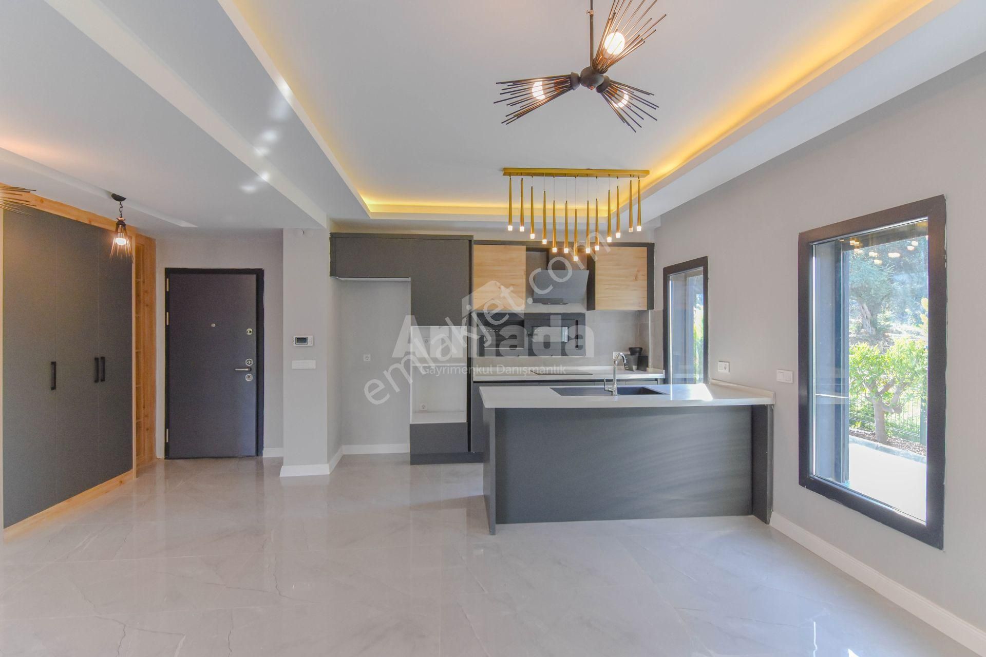 Kuşadası Soğucak'ta Tek Müstakil Satılık 6+1 Sıfır Lüks Villa - Görsel 5