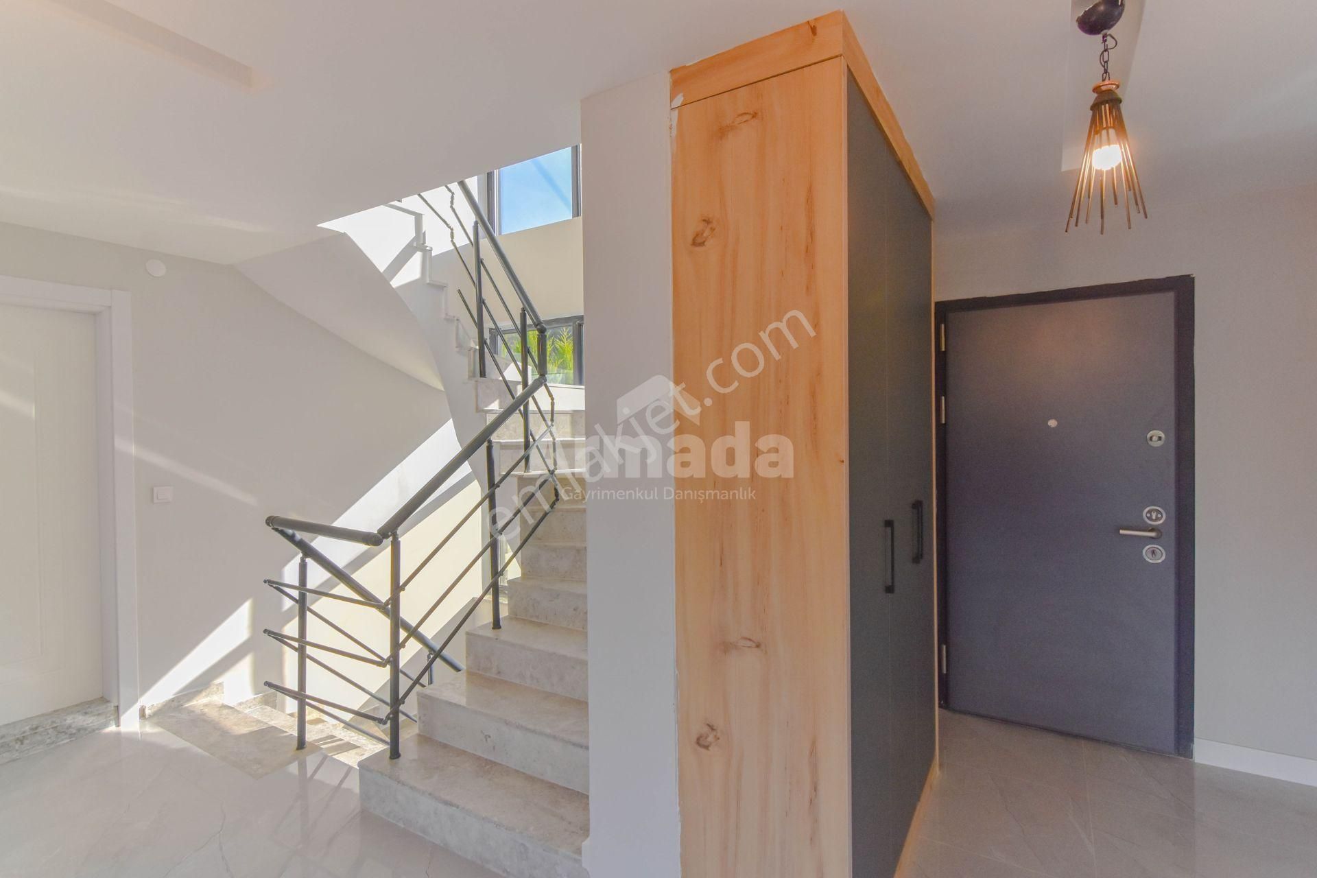 Kuşadası Soğucak'ta Tek Müstakil Satılık 6+1 Sıfır Lüks Villa - Görsel 8