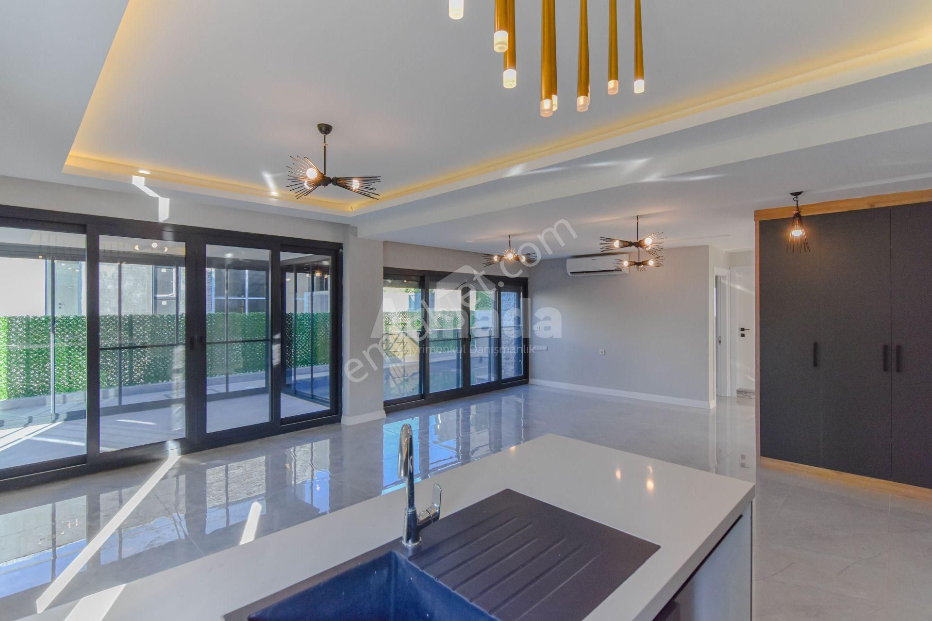 Kuşadası Soğucak'ta Tek Müstakil Satılık 6+1 Sıfır Lüks Villa - Görsel 7