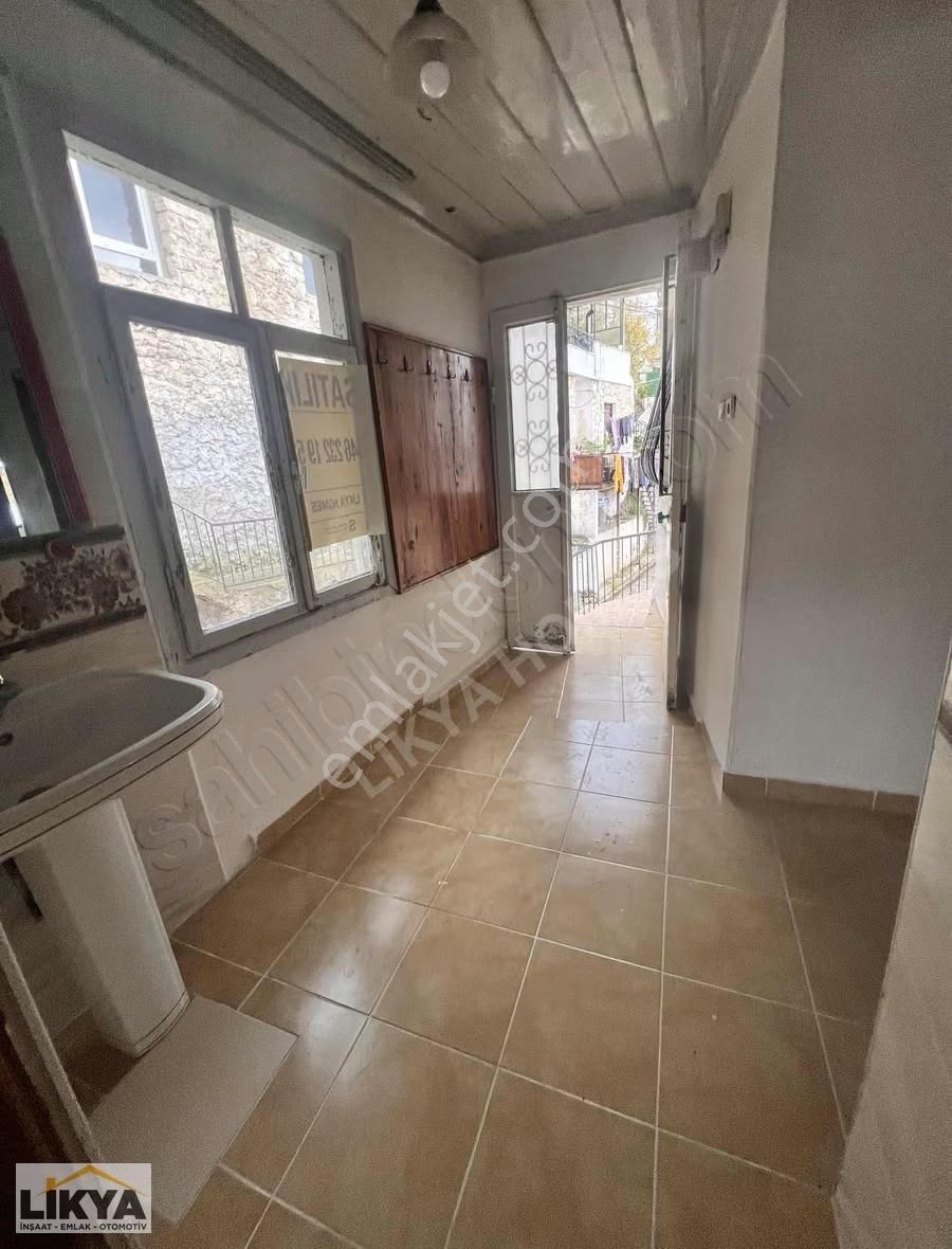 Kesikkapı Mahallesi'nde Deniz Manzaralı 4+2 Daire - Görsel 5