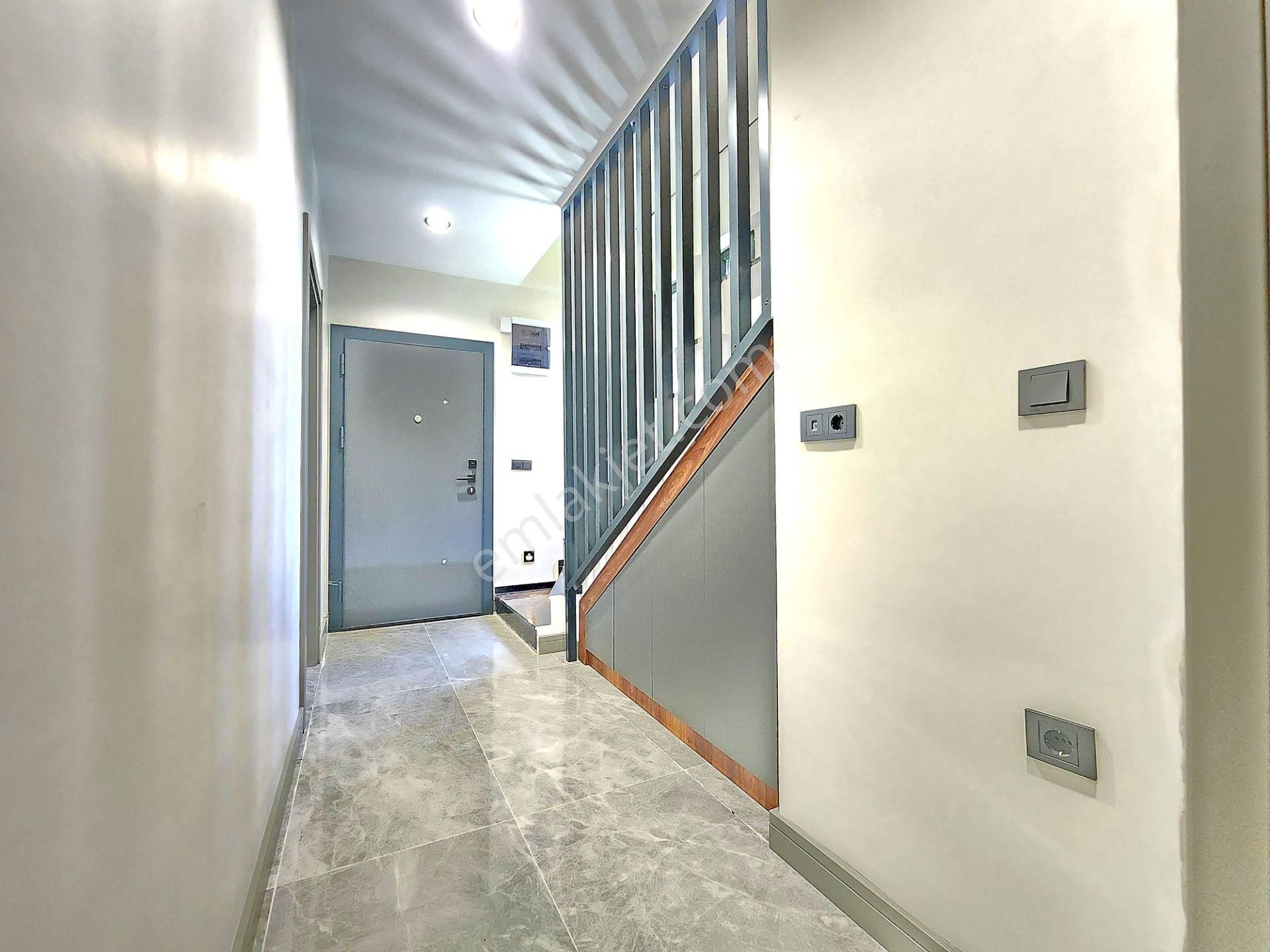 Burhaniye Pelitköy'de Aygülden Sıfır Çift Terasıyla Full Lebiderya Deniz Manzaralı 4+1 Satılık Villa - Görsel 32