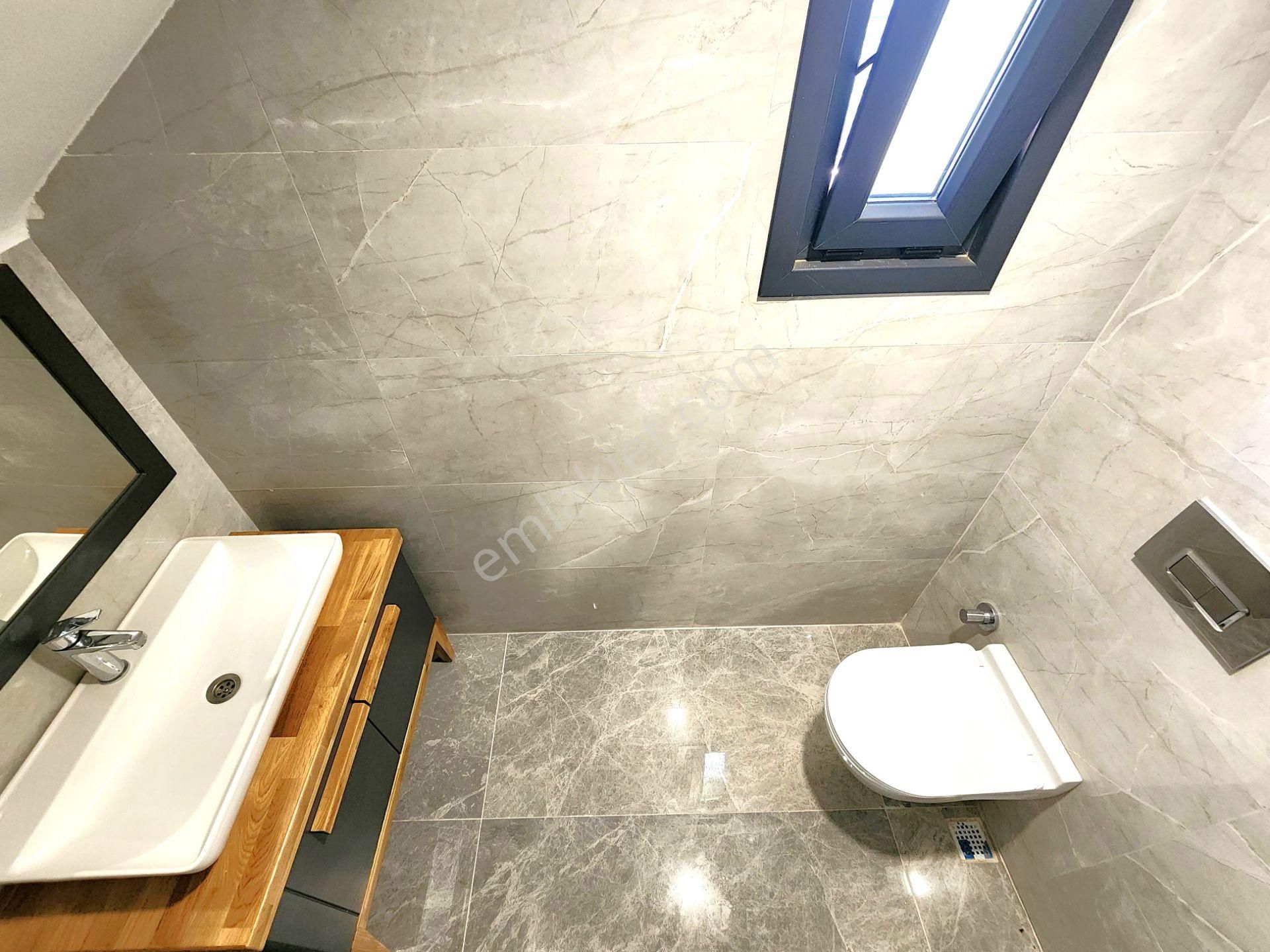 Burhaniye Pelitköy'de Aygülden Sıfır Çift Terasıyla Full Lebiderya Deniz Manzaralı 4+1 Satılık Villa - Görsel 15