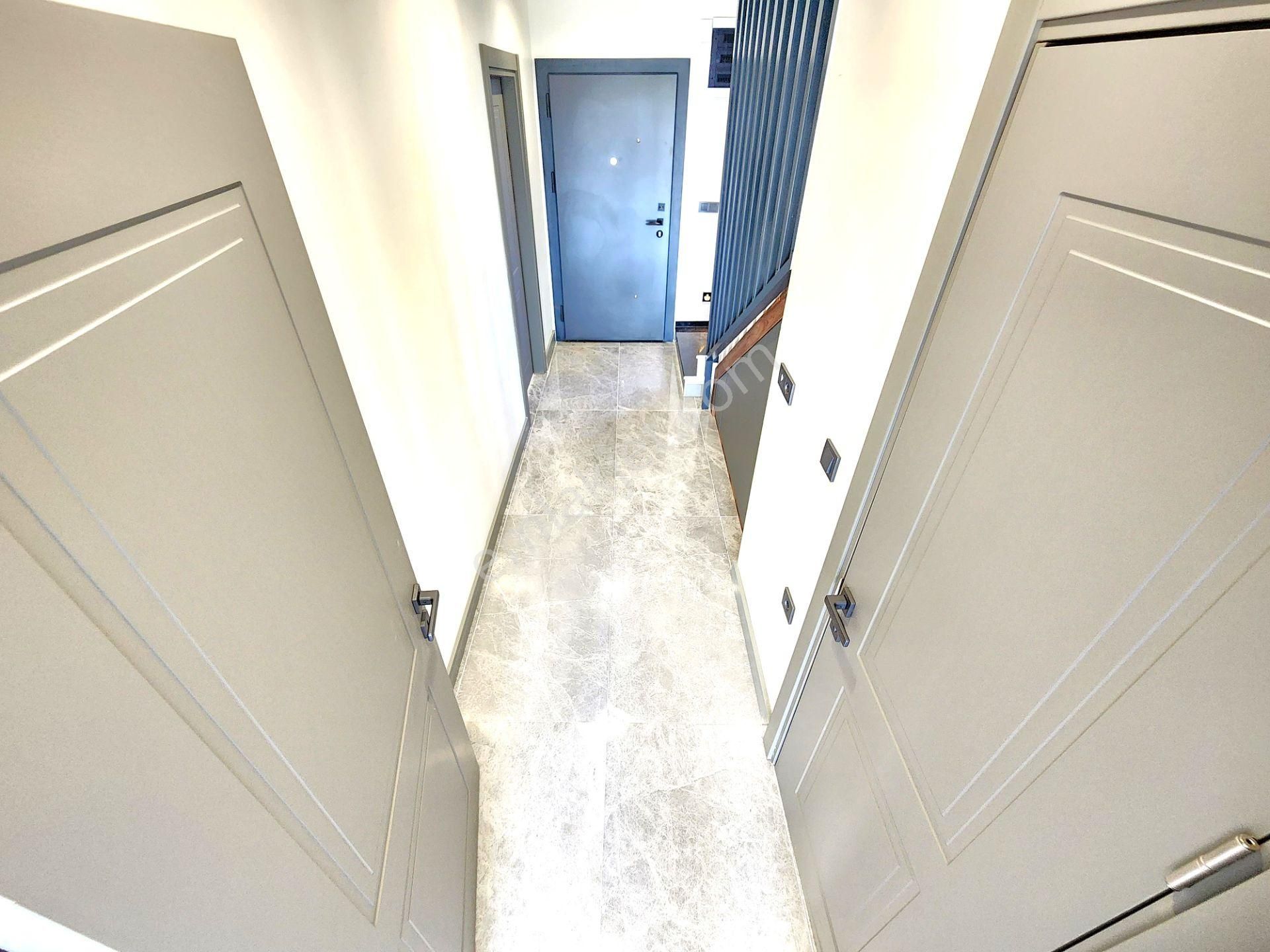 Burhaniye Pelitköy'de Aygülden Sıfır Çift Terasıyla Full Lebiderya Deniz Manzaralı 4+1 Satılık Villa - Görsel 26