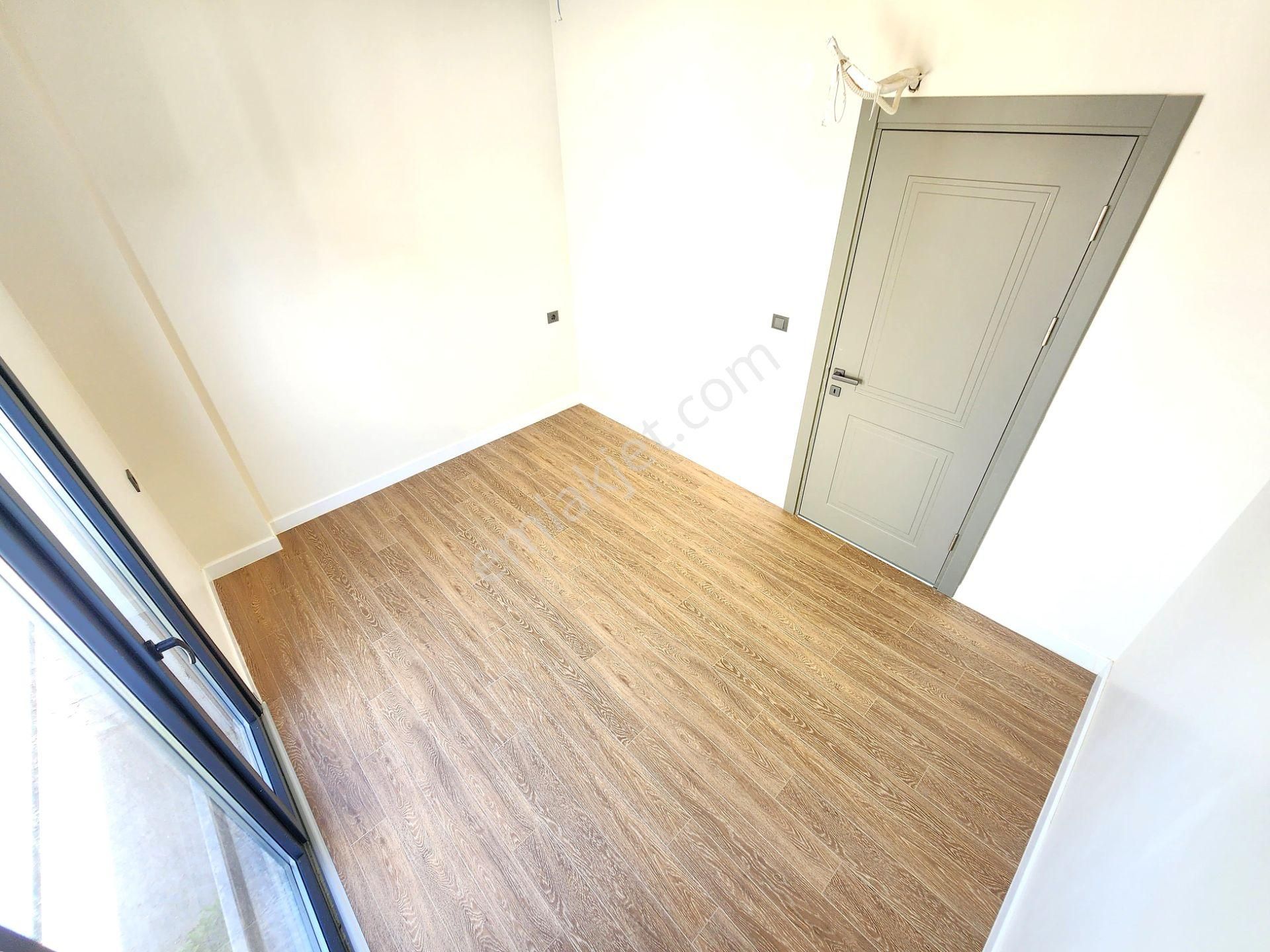 Burhaniye Pelitköy'de Aygülden Sıfır Çift Terasıyla Full Lebiderya Deniz Manzaralı 4+1 Satılık Villa - Görsel 12