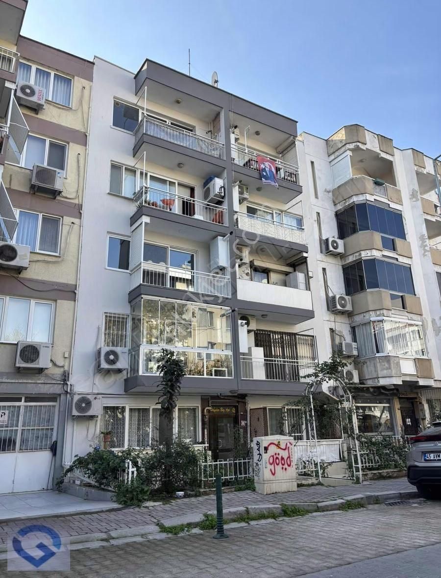 Güvenci'den Bostanlı Merkezde,3+1,120 M²,ara Kat,satılık Daire