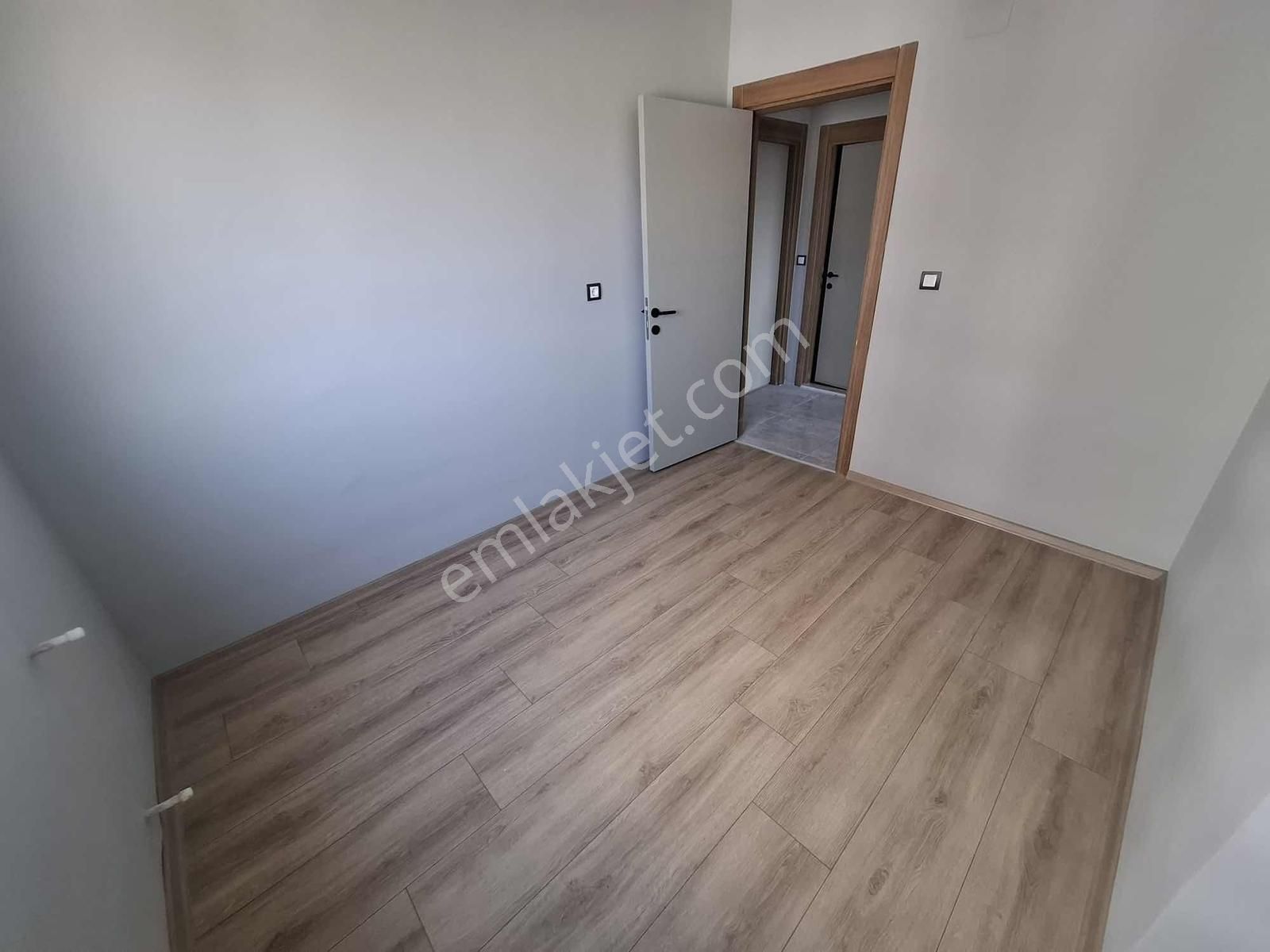 E 5 Yoluna Yakın Geniş Oturumlu 2+1 Kiralık Daire - Görsel 14